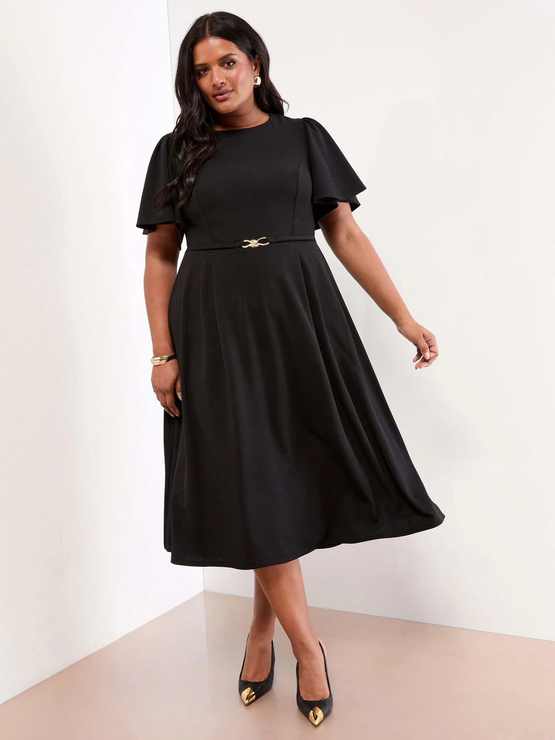 Zwart - Lipsy Crew Neck Short Sleeve Fit and Flare Midi Dress with Gold Trim Belt