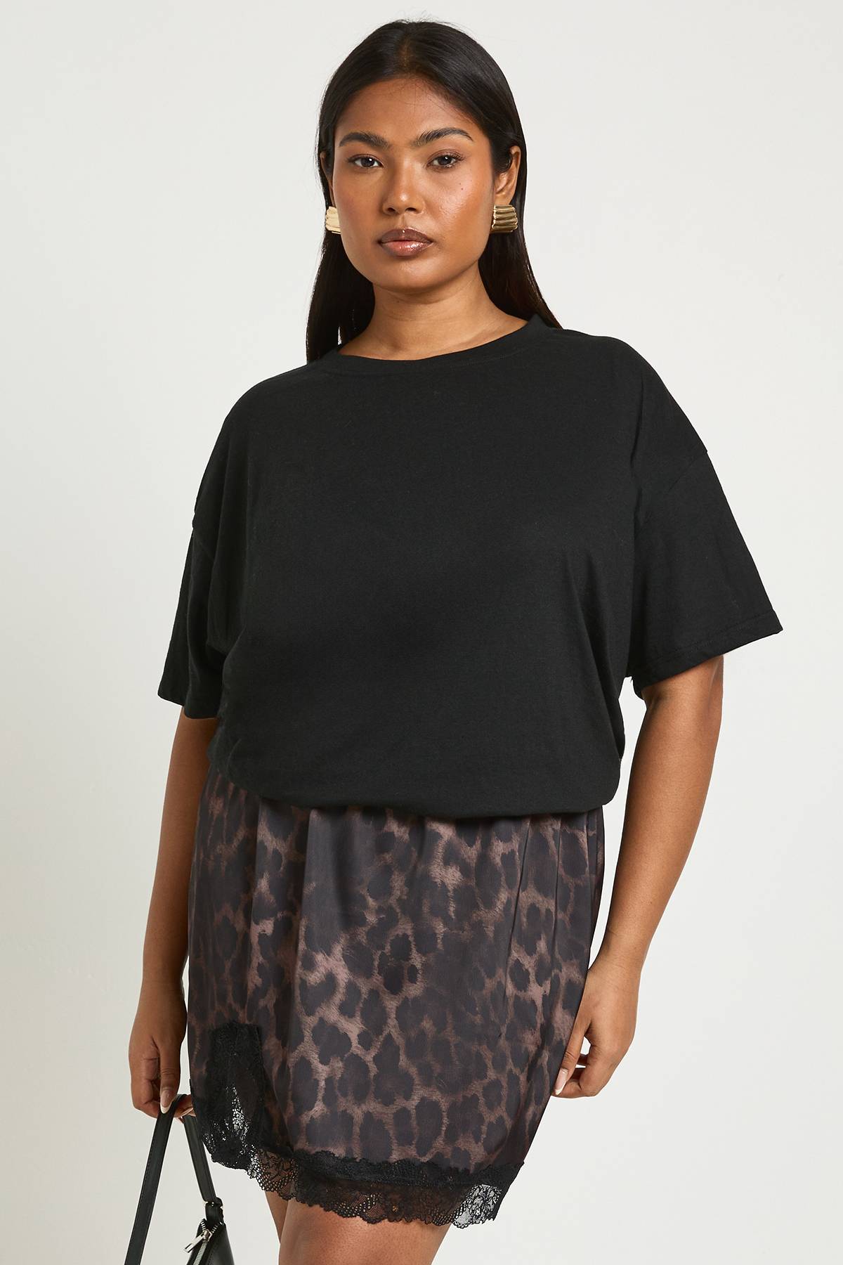 boohoo Mini-jupe Grande Taille en Satin Léopard avec Bordure en Dentelle