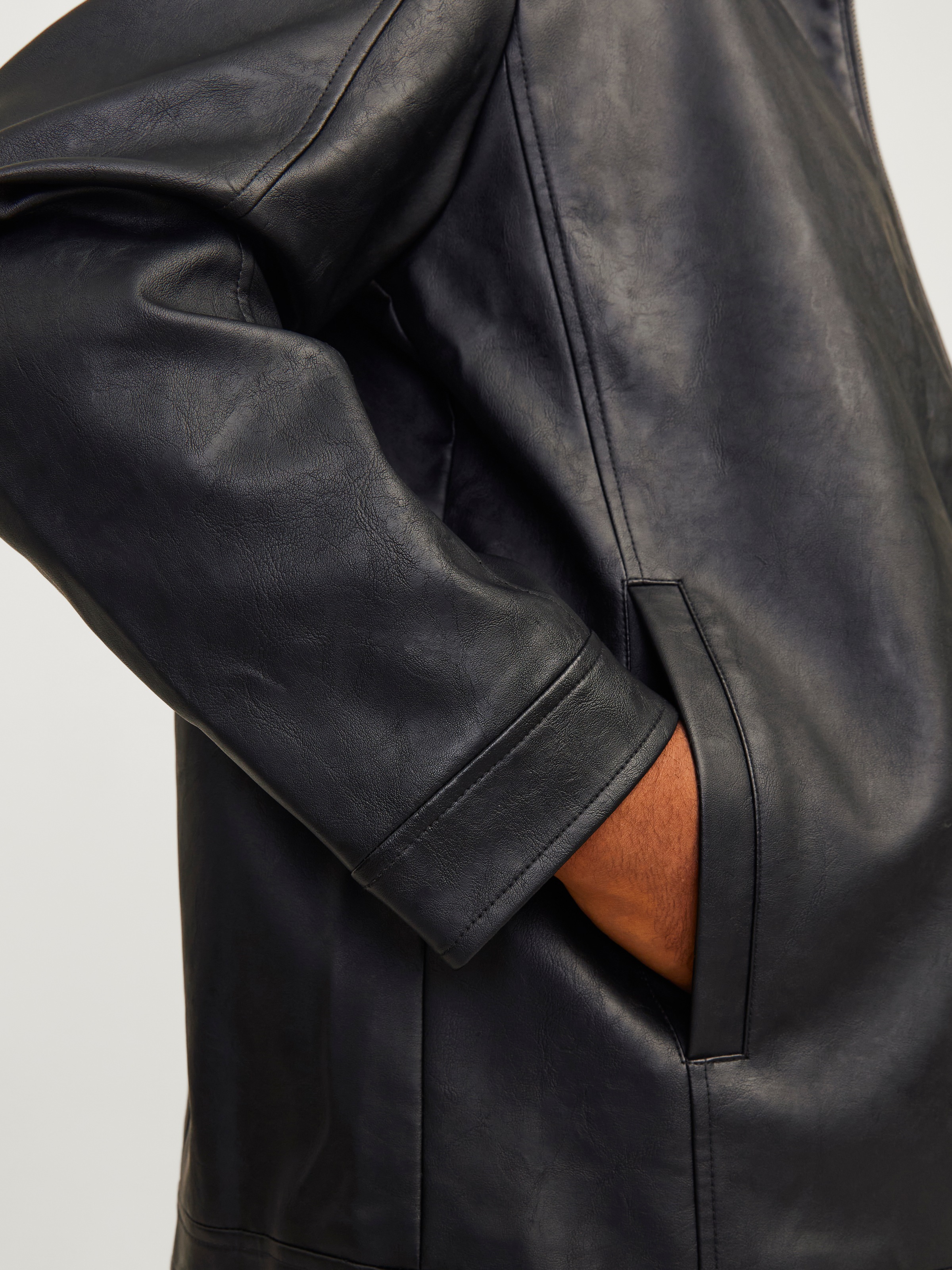 Jack & Jones PlusSize Lederimitatjacke »JJEDYLAN CLEAN PU JACKET NOOS PLS« ohne Kapuze in Leder Optik