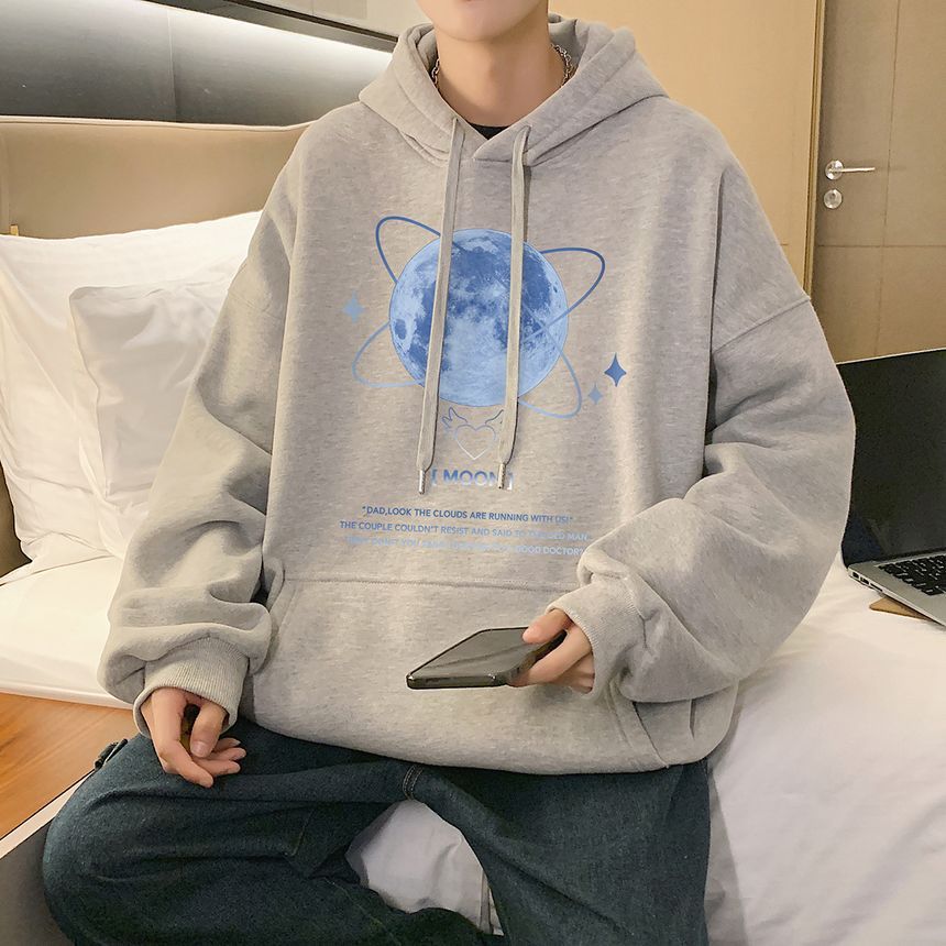 Lingaris - Oversized hoodie met planetenprint en letters