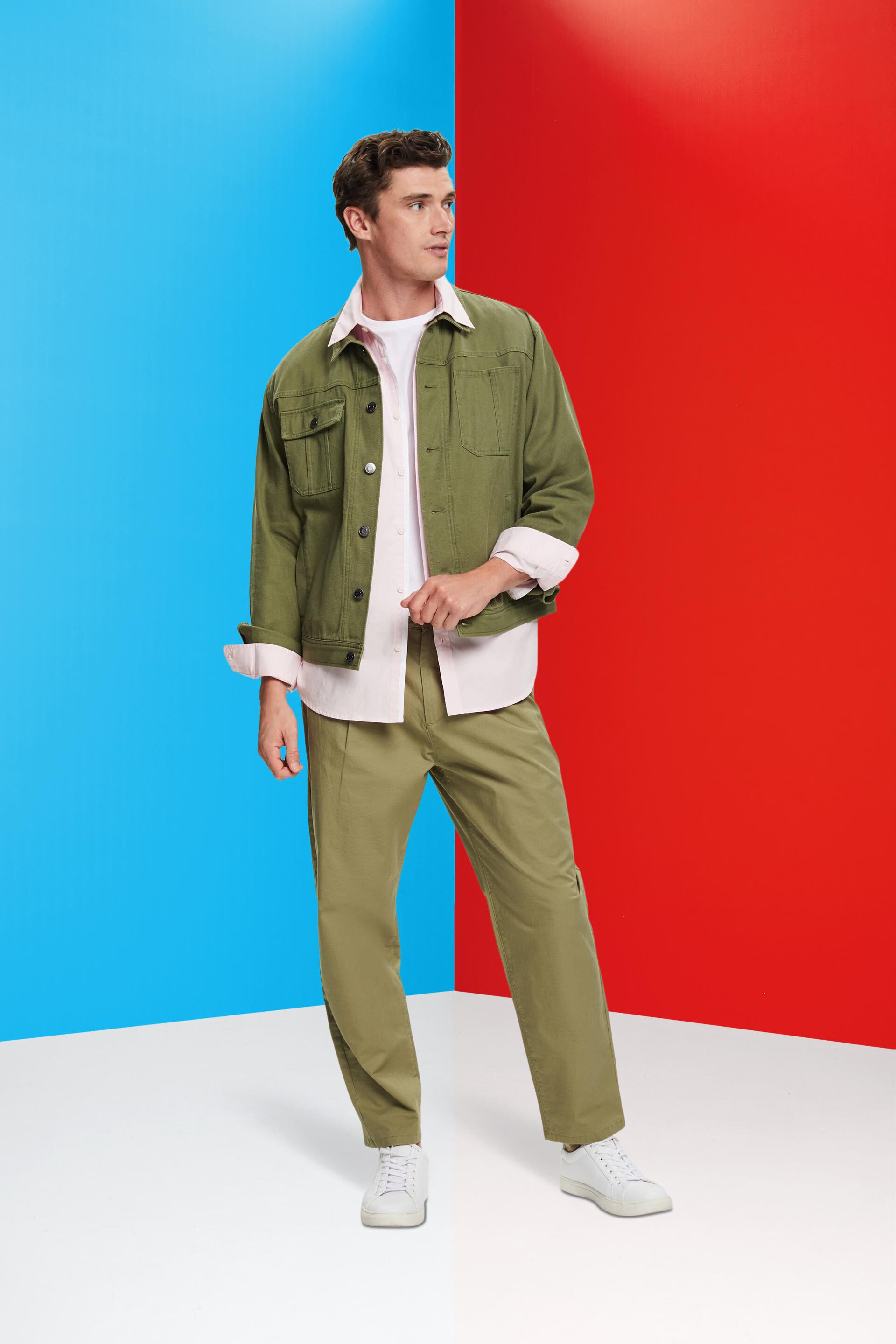 Chemise en coton dotée d'un col à pointes boutonnées