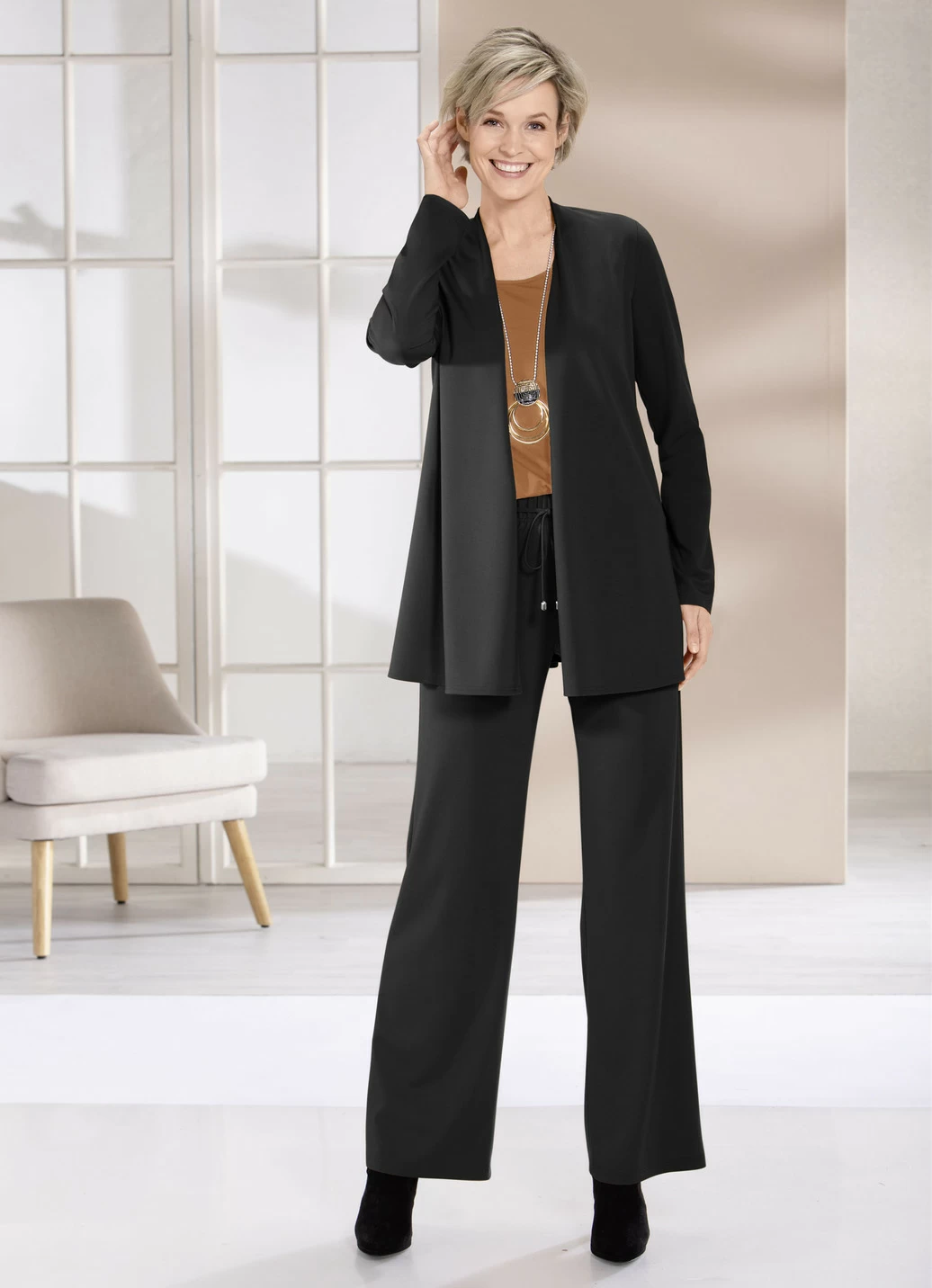 Shirtjacke in verschlussloser Form in 4 Farben