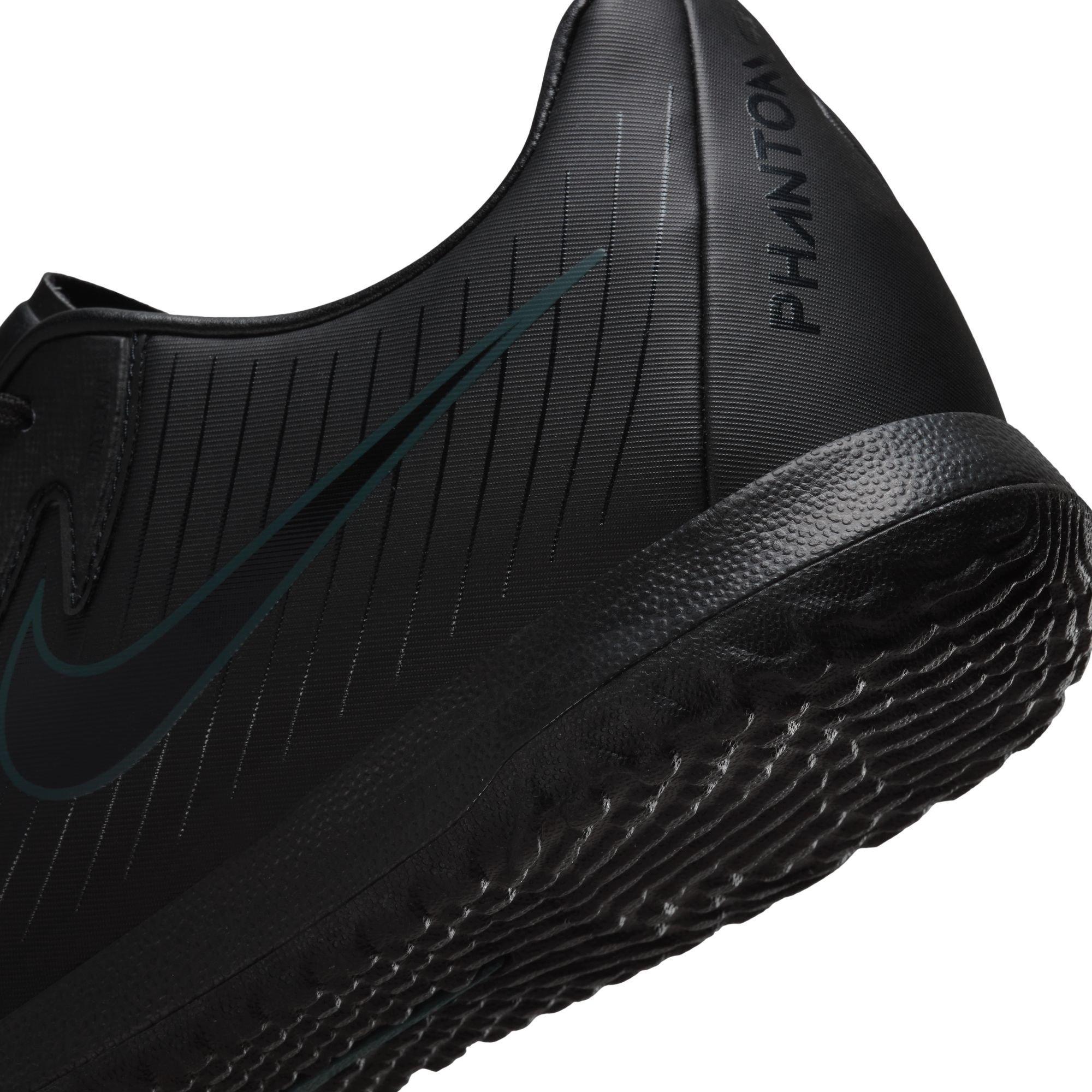 Nike Phantom GX 2 Academy In Court Football Shoes