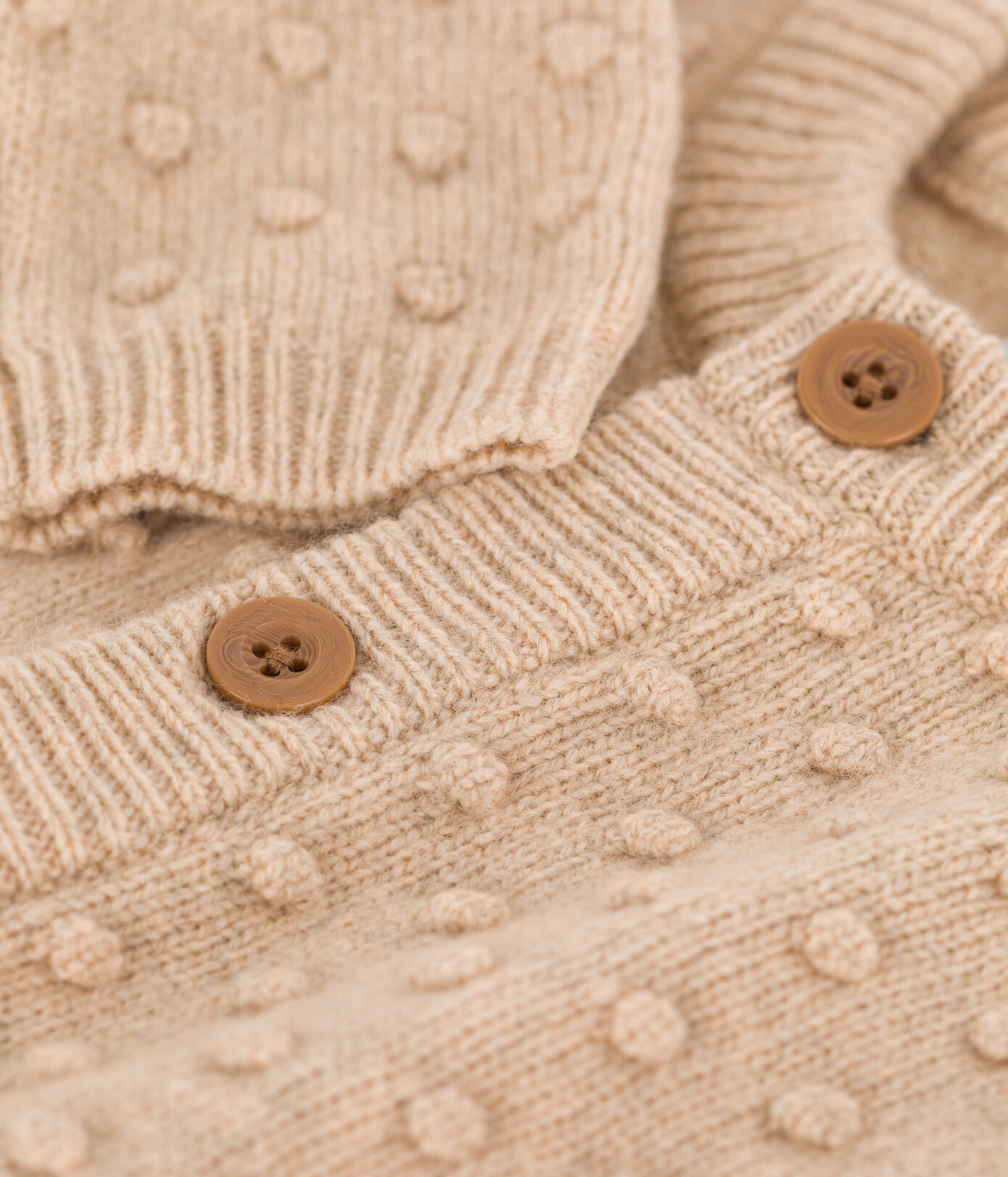 Cardigan bébé en tricot en laine