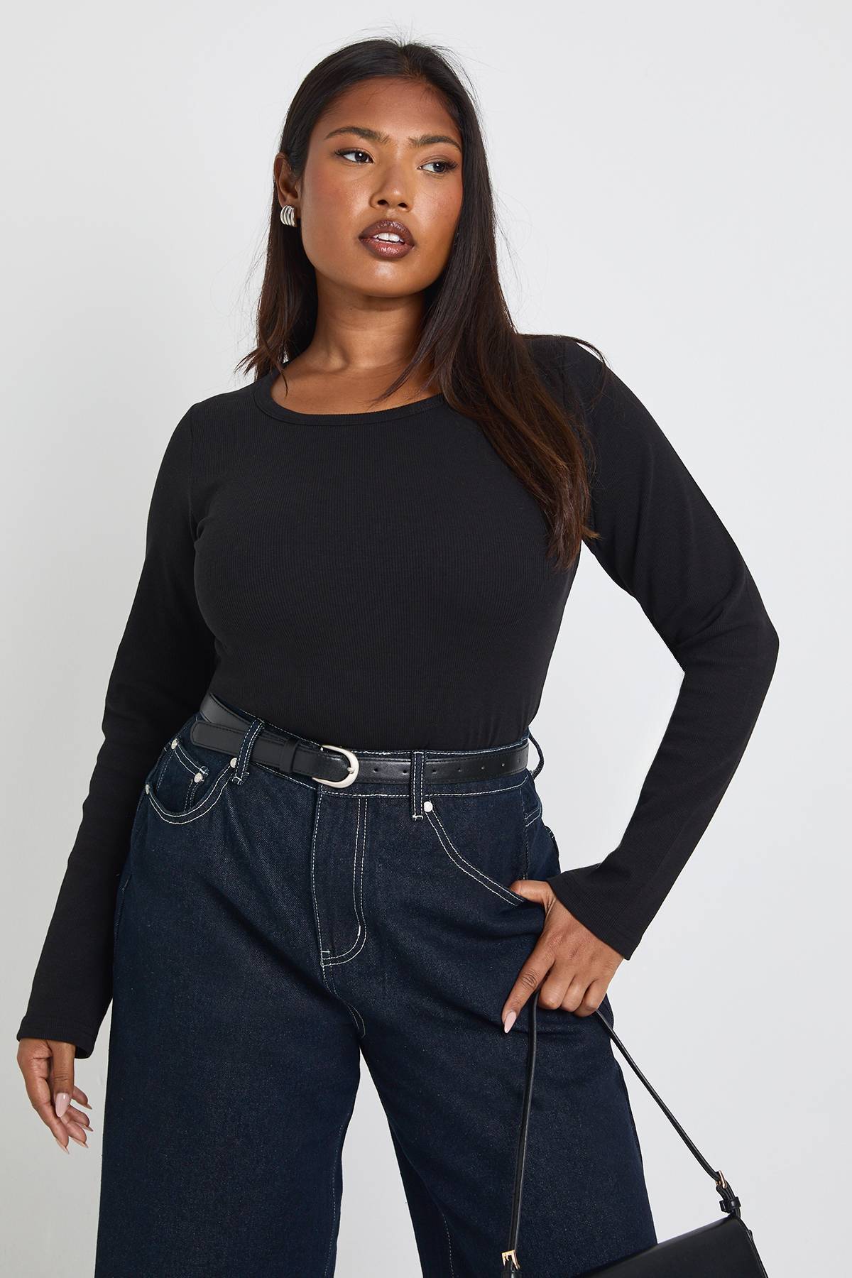 boohoo Top Grande Taille Côtelé À Encolure Dégagée Coupe Ajustée Longue À Manches Longues