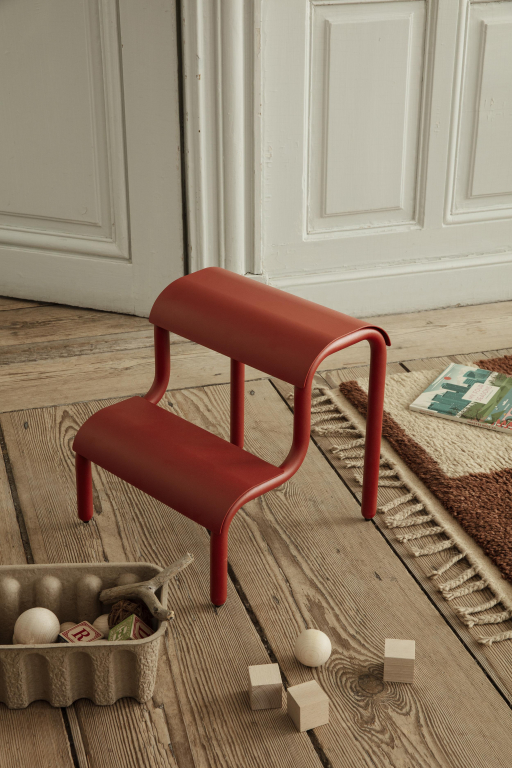 Ferm Living Up Step kruk Black