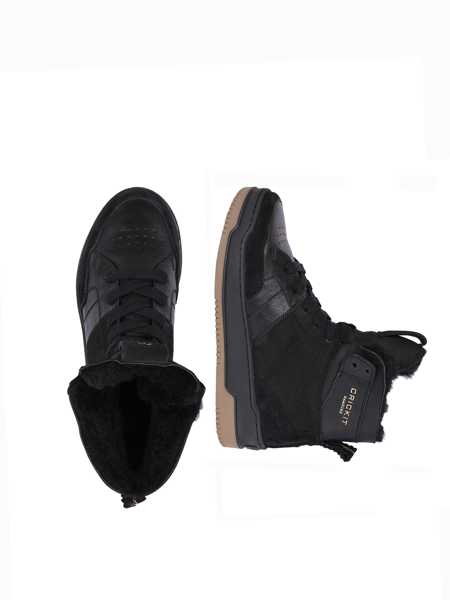 SNEAKER NAILA