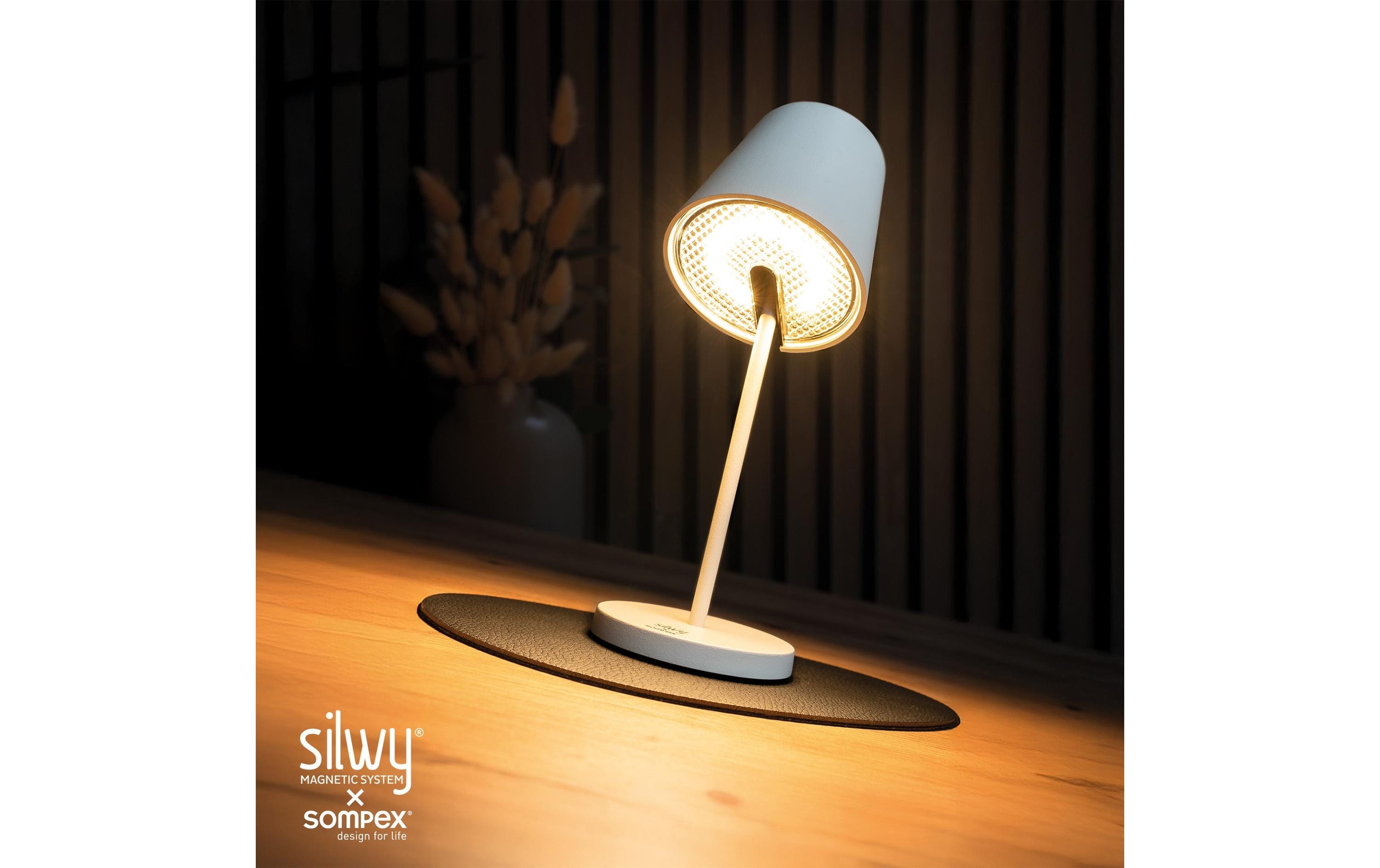 Magnet-Leuchte Portofino White inkl. Platzset und Pad<br>Schwenkbare Tisch- und Wandleuchte mit innovativer Magnetlösung