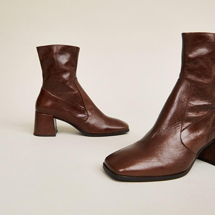 Bottines à bouts carrés  en cuir vieilli marron