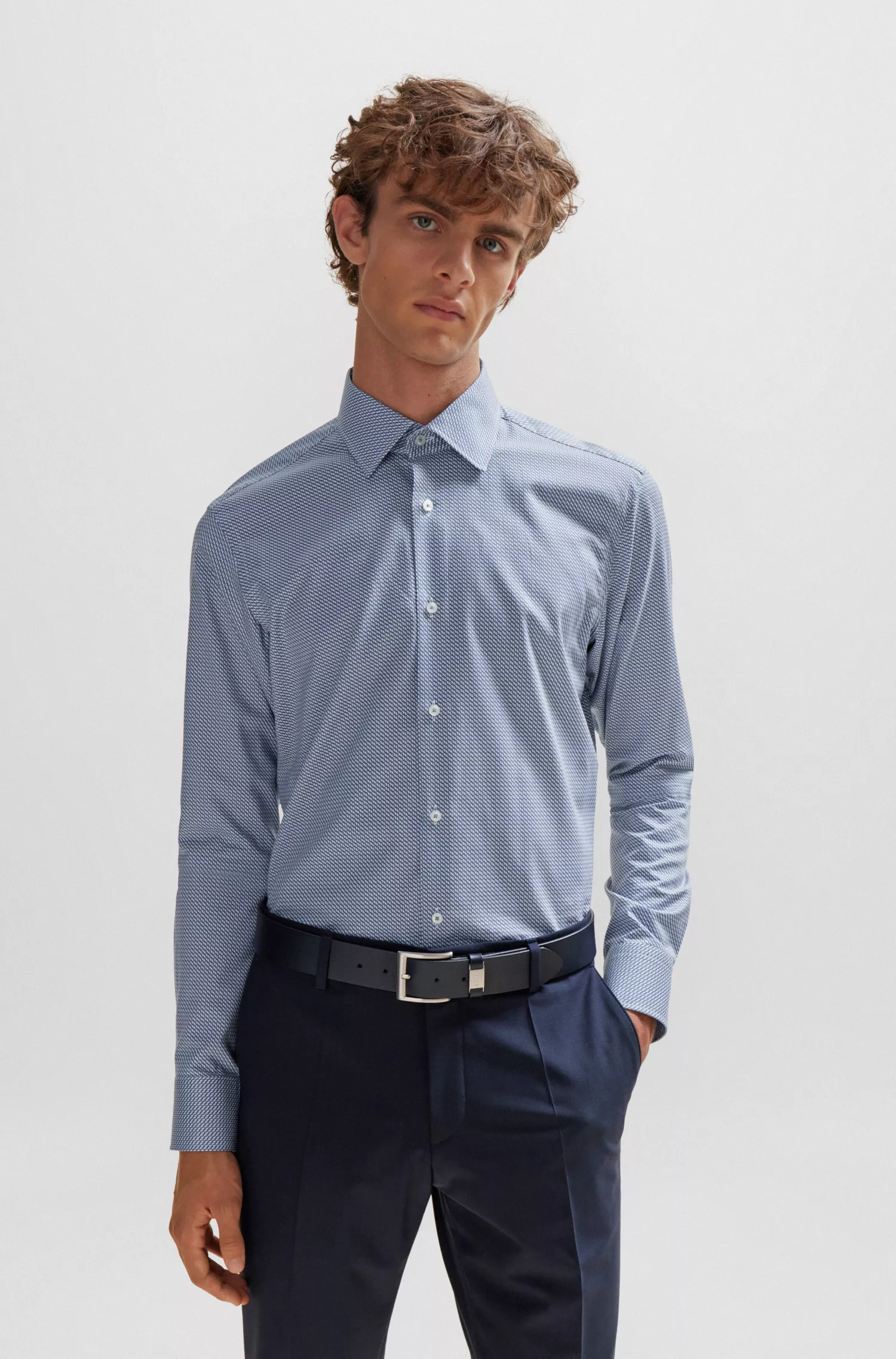 Camisa BOSS preta de corte regular em sarja com estampa geométrica