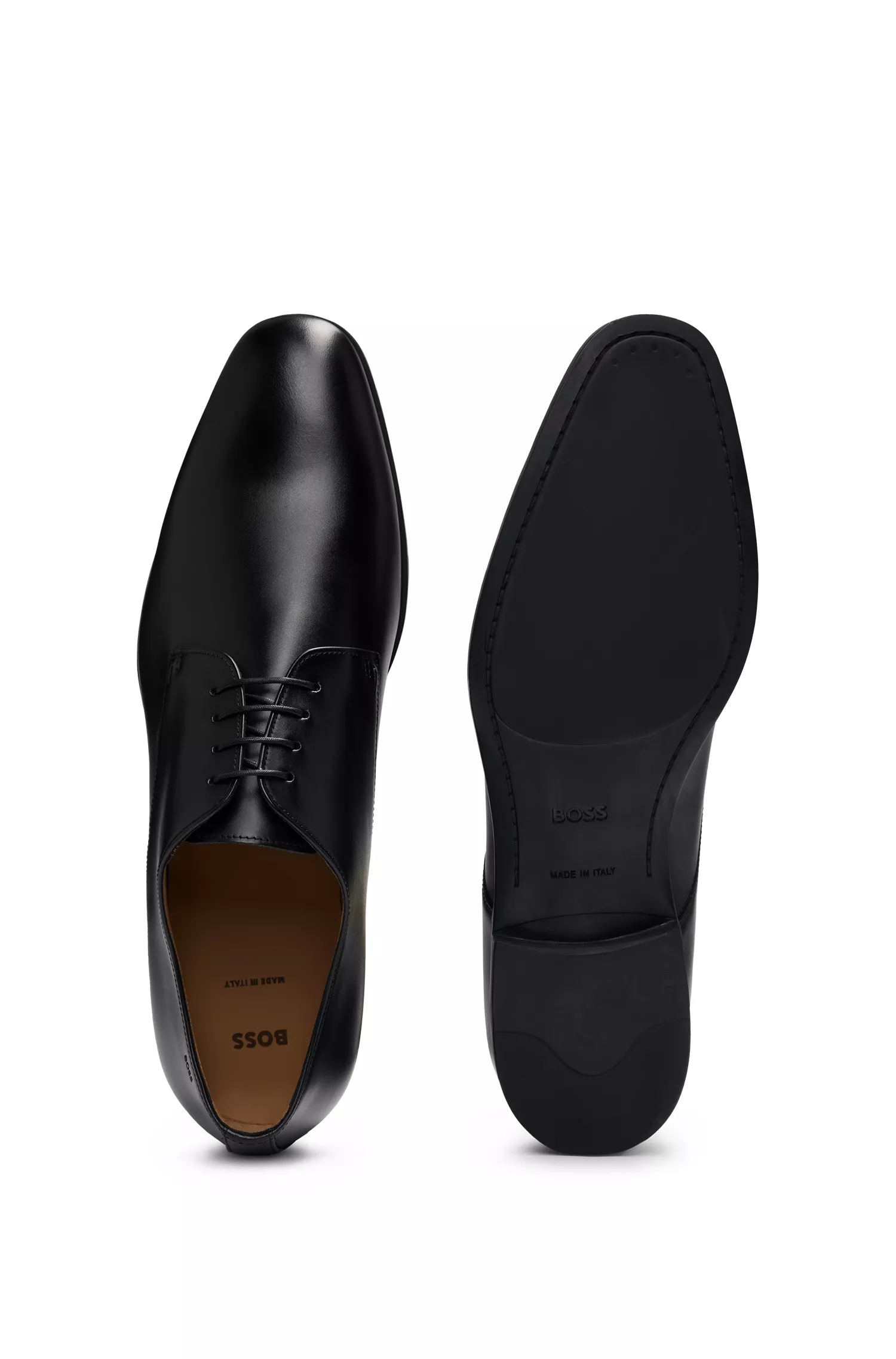 Sapatos Derby BOSS em couro preto com sola de borracha