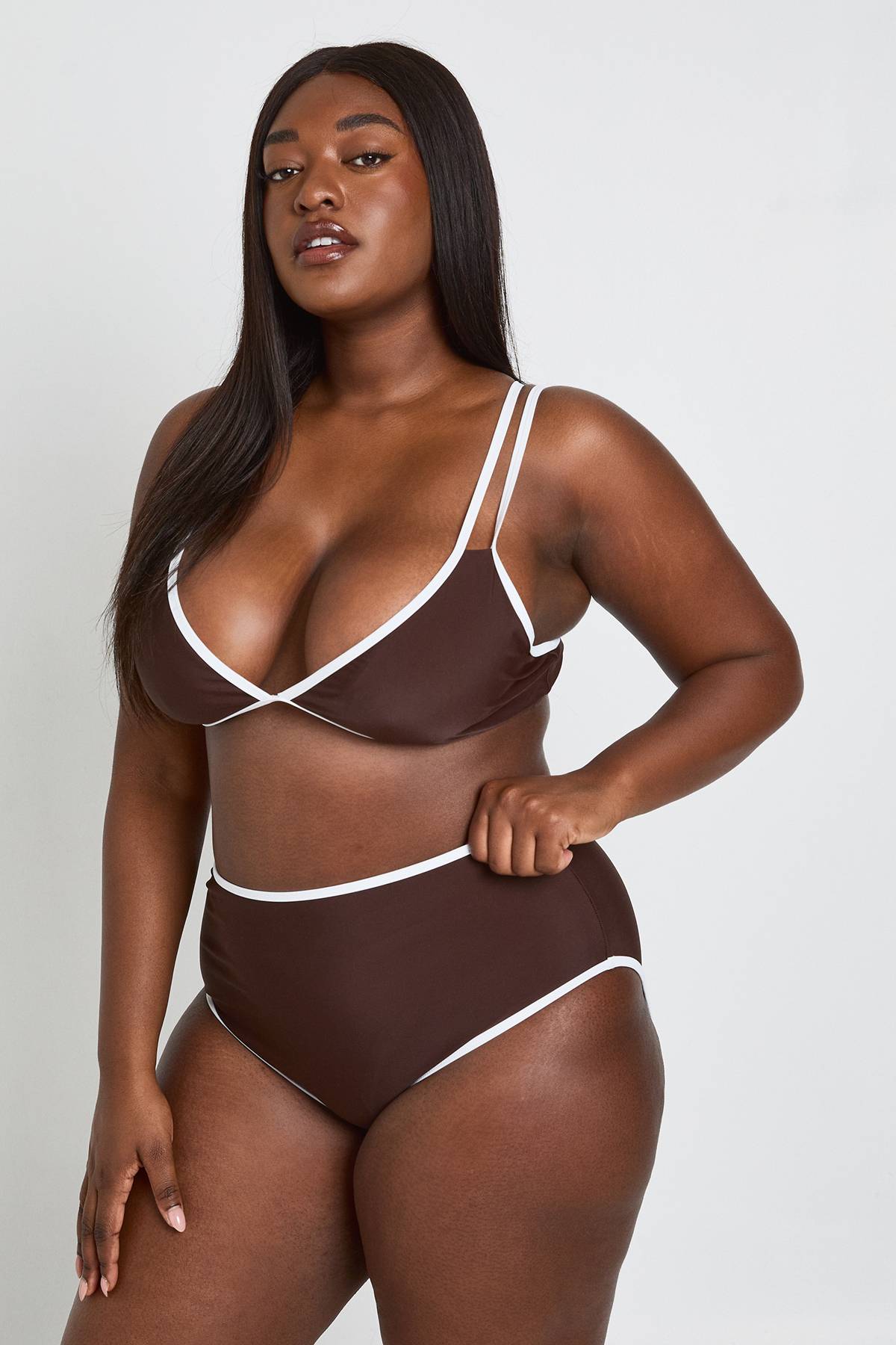 boohoo Ensemble Bikini Grande Taille Haut Triangle À Bords Contrastés Et Bas Taille Haute