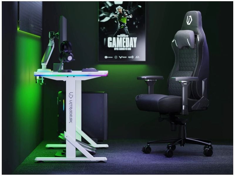 Ultradesk Gaming Tisch Iron Weiss Ultrastarker Gaming Tisch mit mechanischer Höhenverstellbarkeit und RGB-Beleuchtung