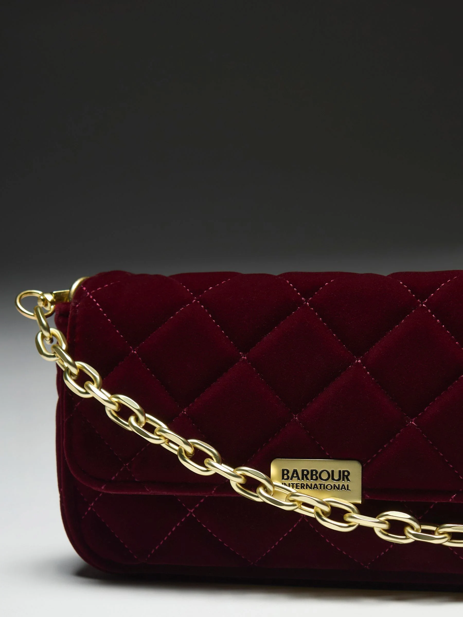 Rood - Barbour® International Quilted Velvet Mini Soho Crossbody Bag
