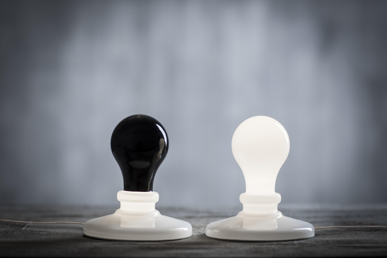Foscarini Light Bulb tafellamp LED wit