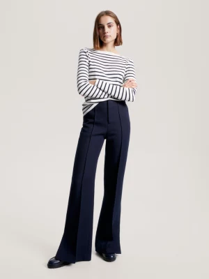 Blusa de corte justo com decote canoa
