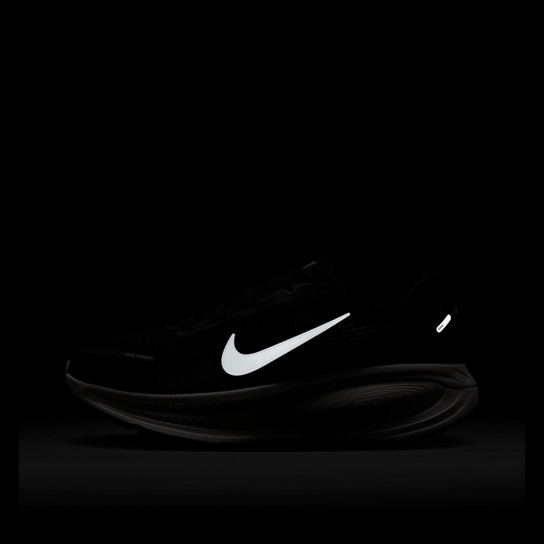 Nike Vomero 18 Road Running Shoes Womens
