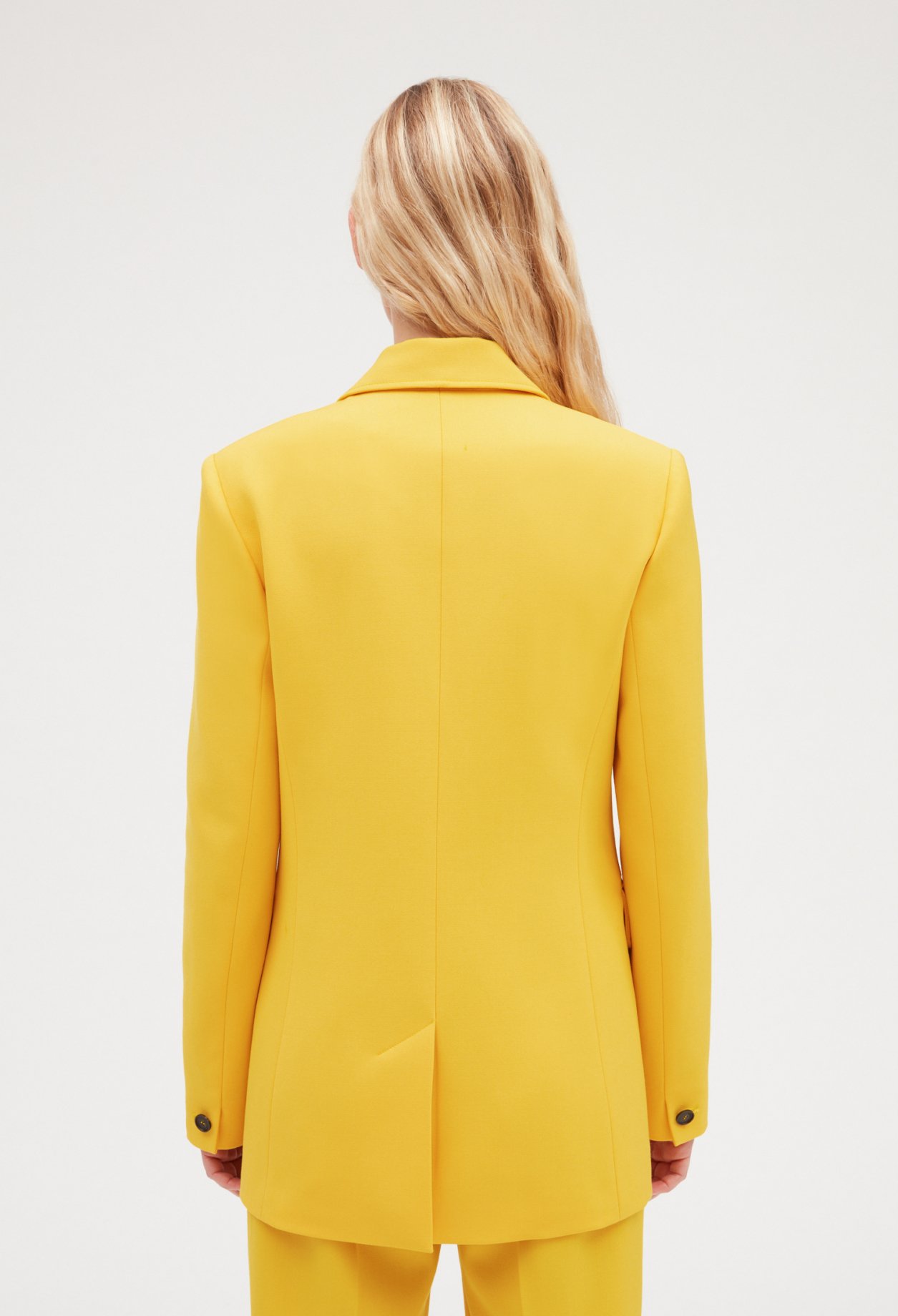 Veste de costume ajustee