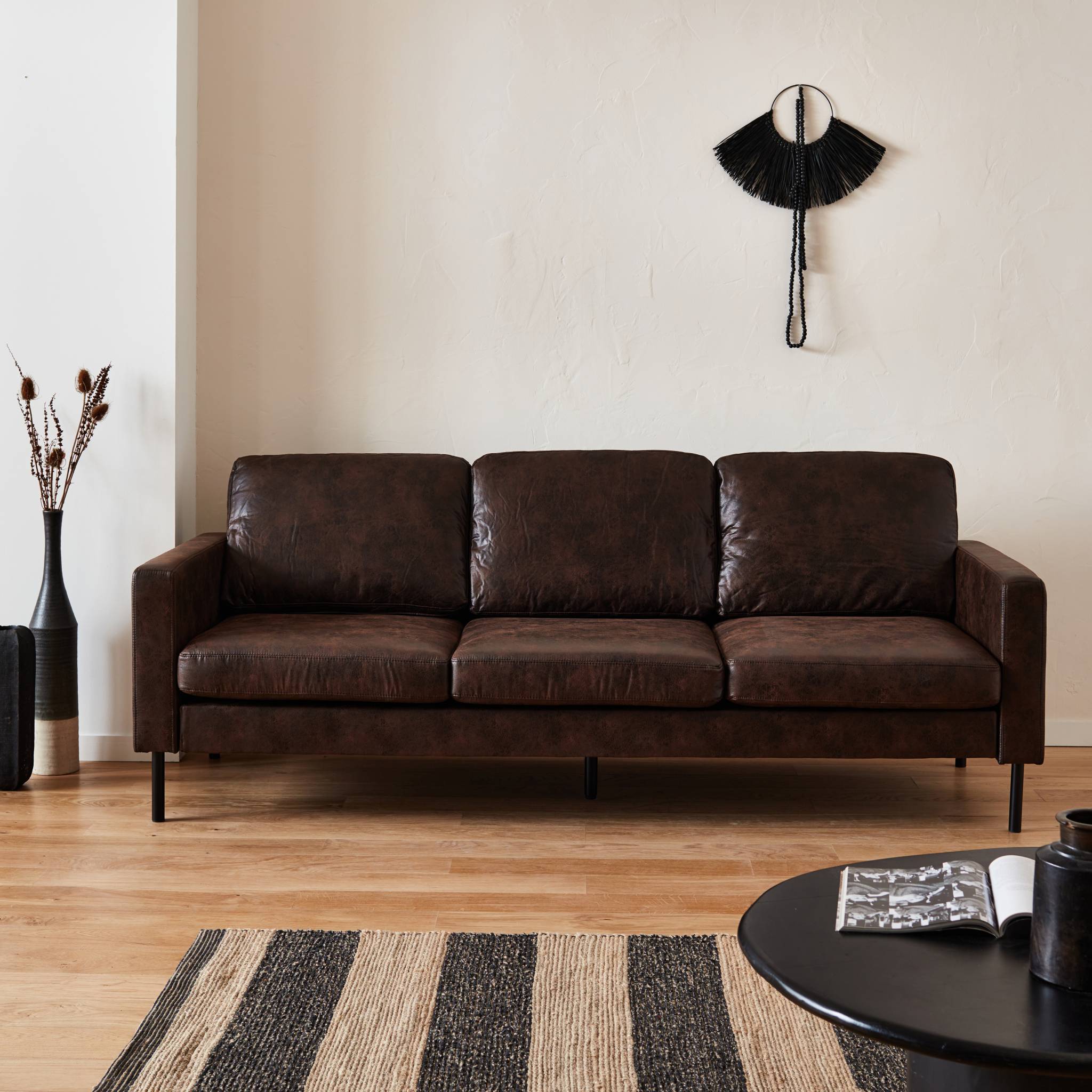 Canapé 3 places simili cuir microfibres pieds métal. New york. L 216 x p 80 x h 86cm