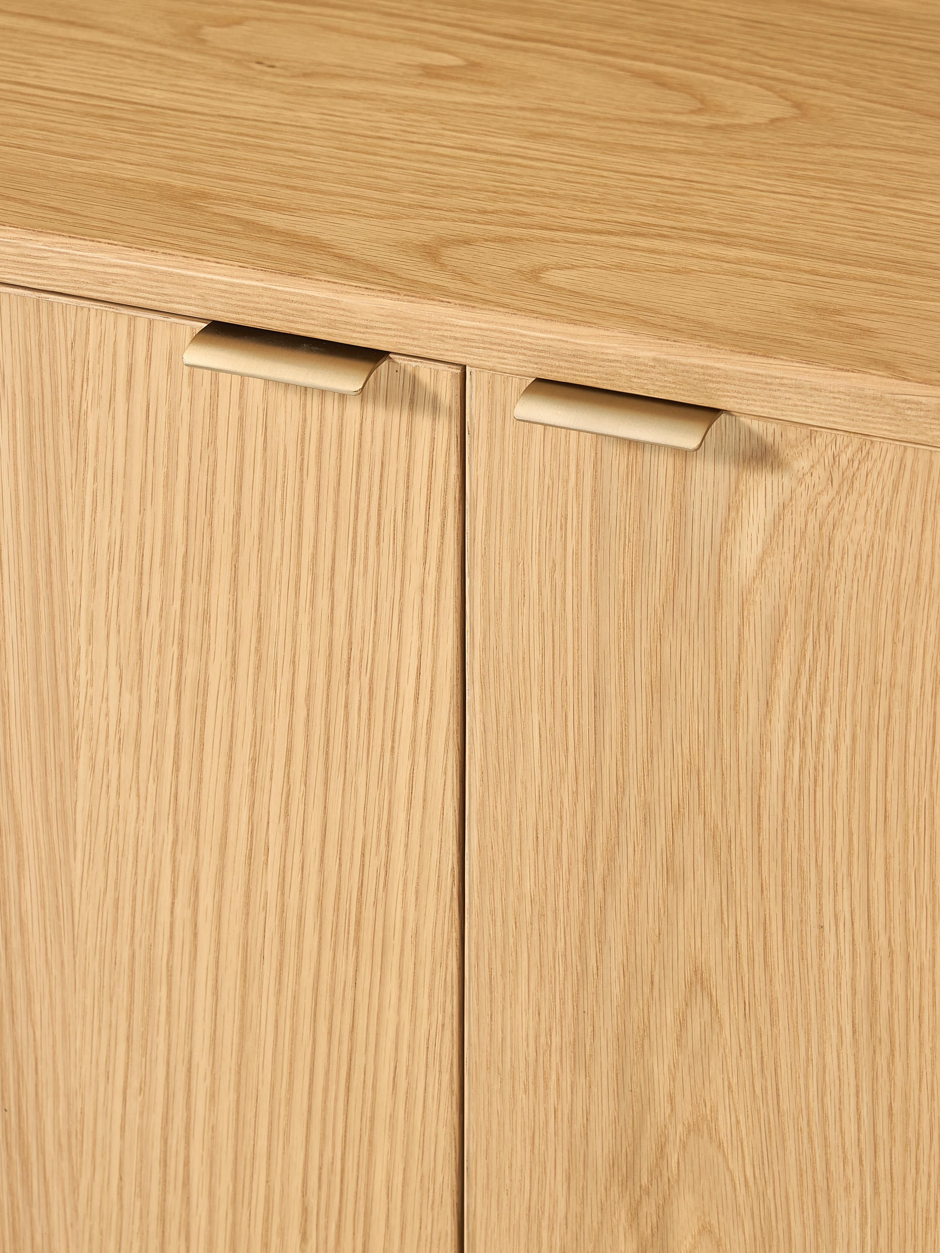 Houten dressoir Zumi met afgeronde hoeken