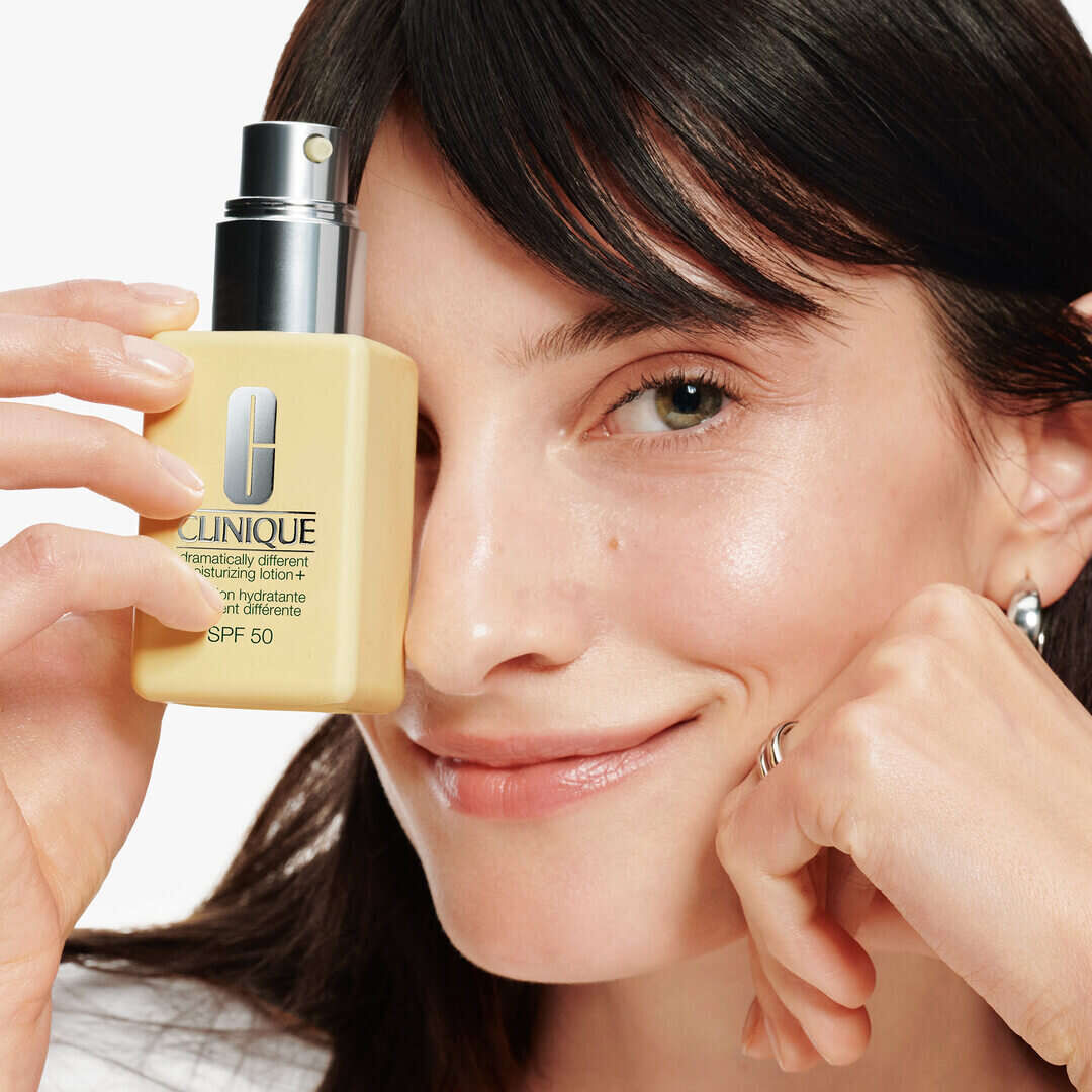 CLINIQUE Dramatically Different™ Moisturizing Lotion+ SPF 50 - 50ml