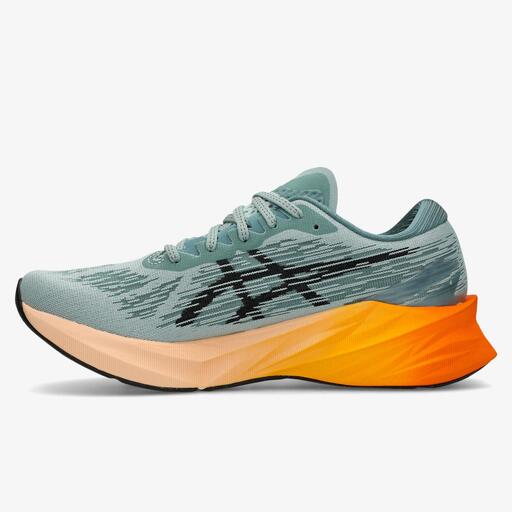 ASICS Novablast 3
