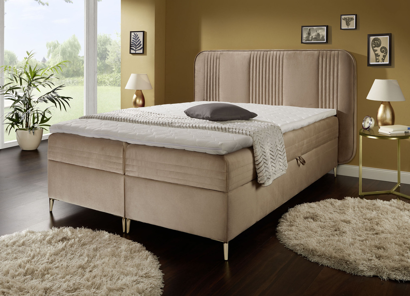 Boxspringbett mit Bettkasten und Topper