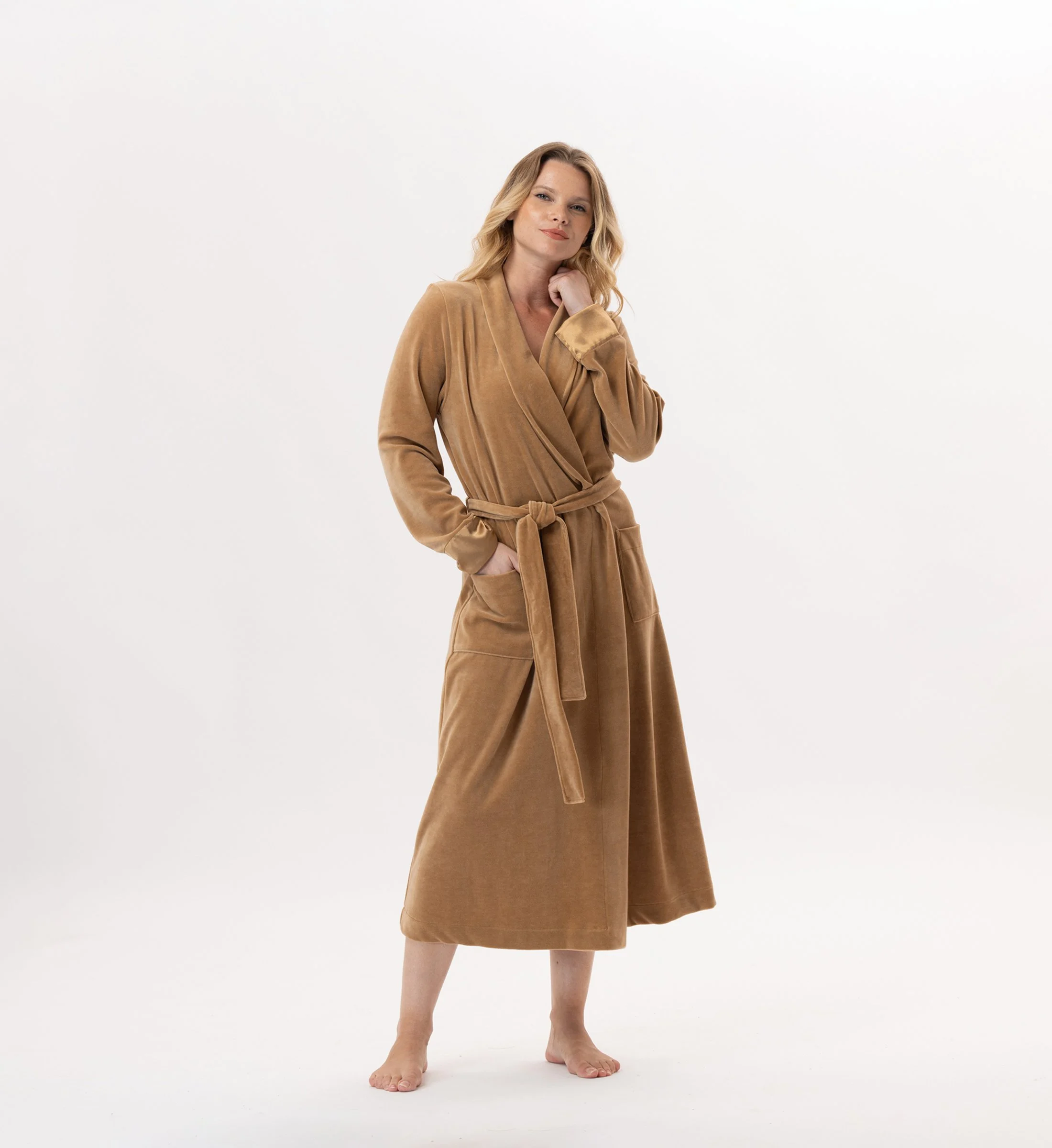 ESSENTIEL 867 - Peignoir en velours | Marron