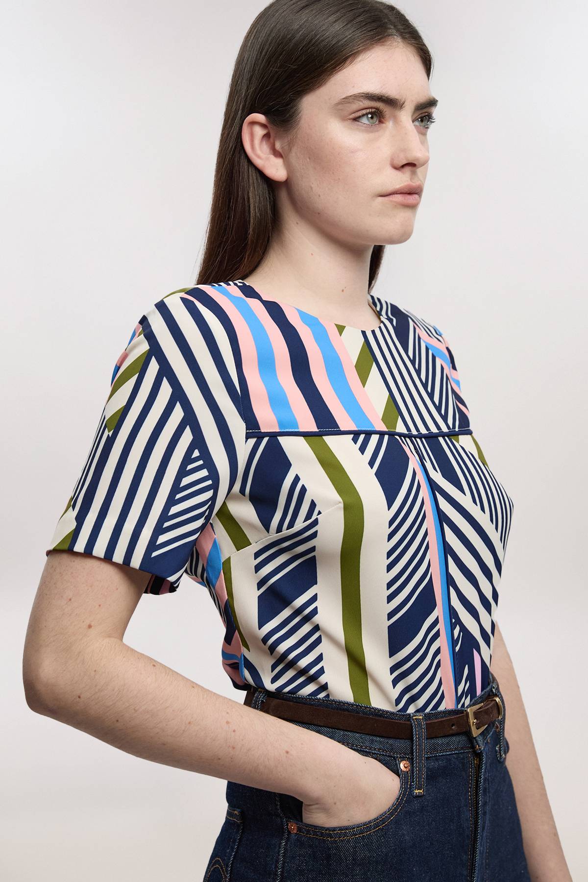 KarenMillen Haut Tissé Petite Taille À Manches Courtes En Sergé Imprimé Géométrique