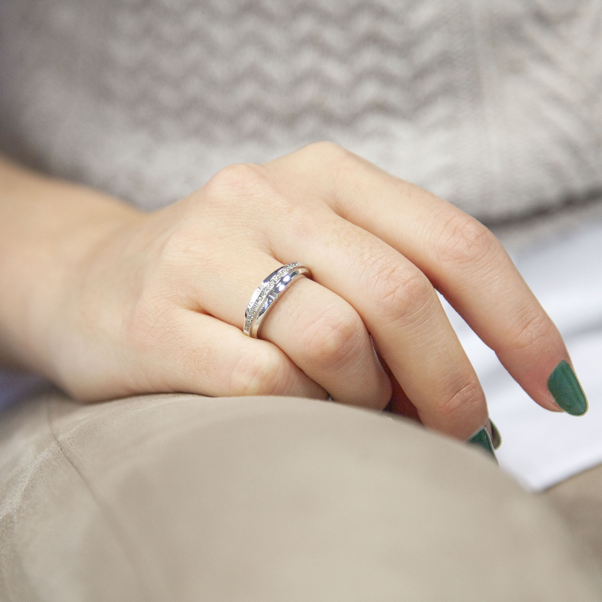 Bague VAN BRILL or blanc 750, diamants.