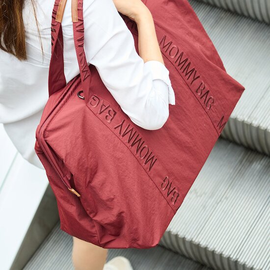 Sac à langer Mommy Bag Signature   Urban bordeaux        de               Childhome