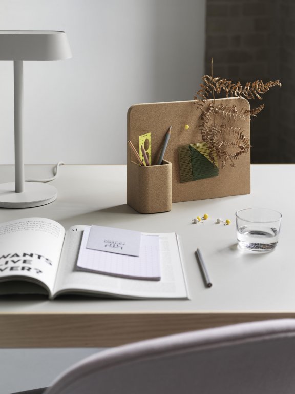 Muuto Workshop bureau 130x65 zwart linoleum