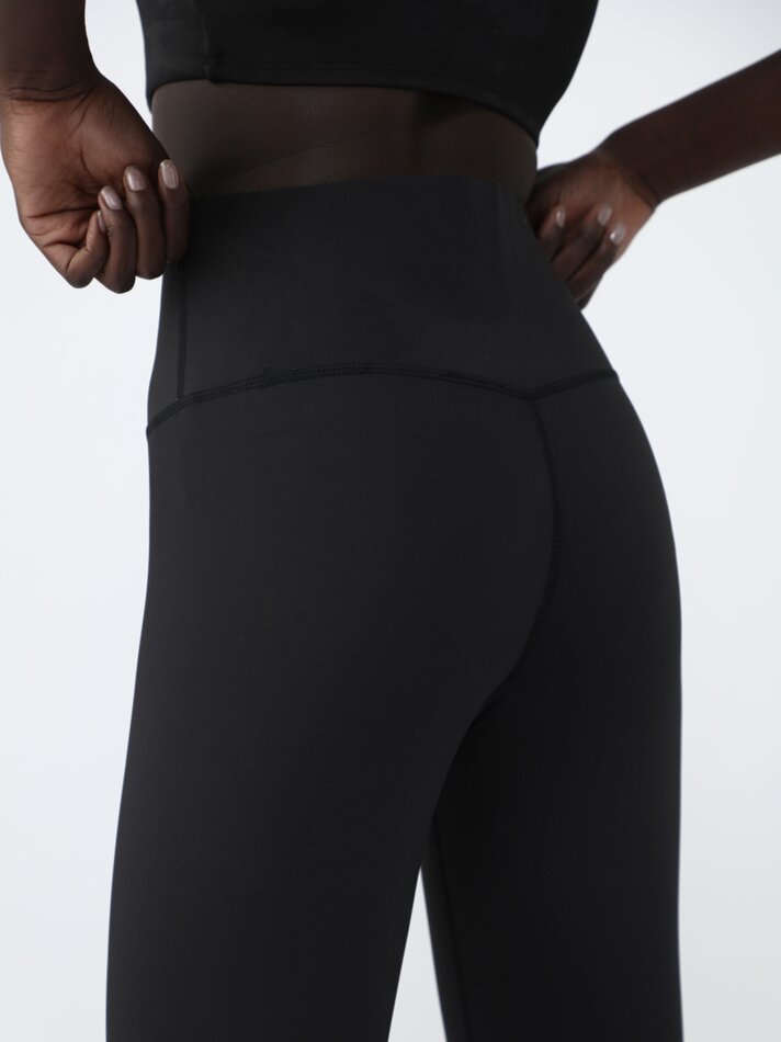 Calça legging esportiva de compressão - Preta