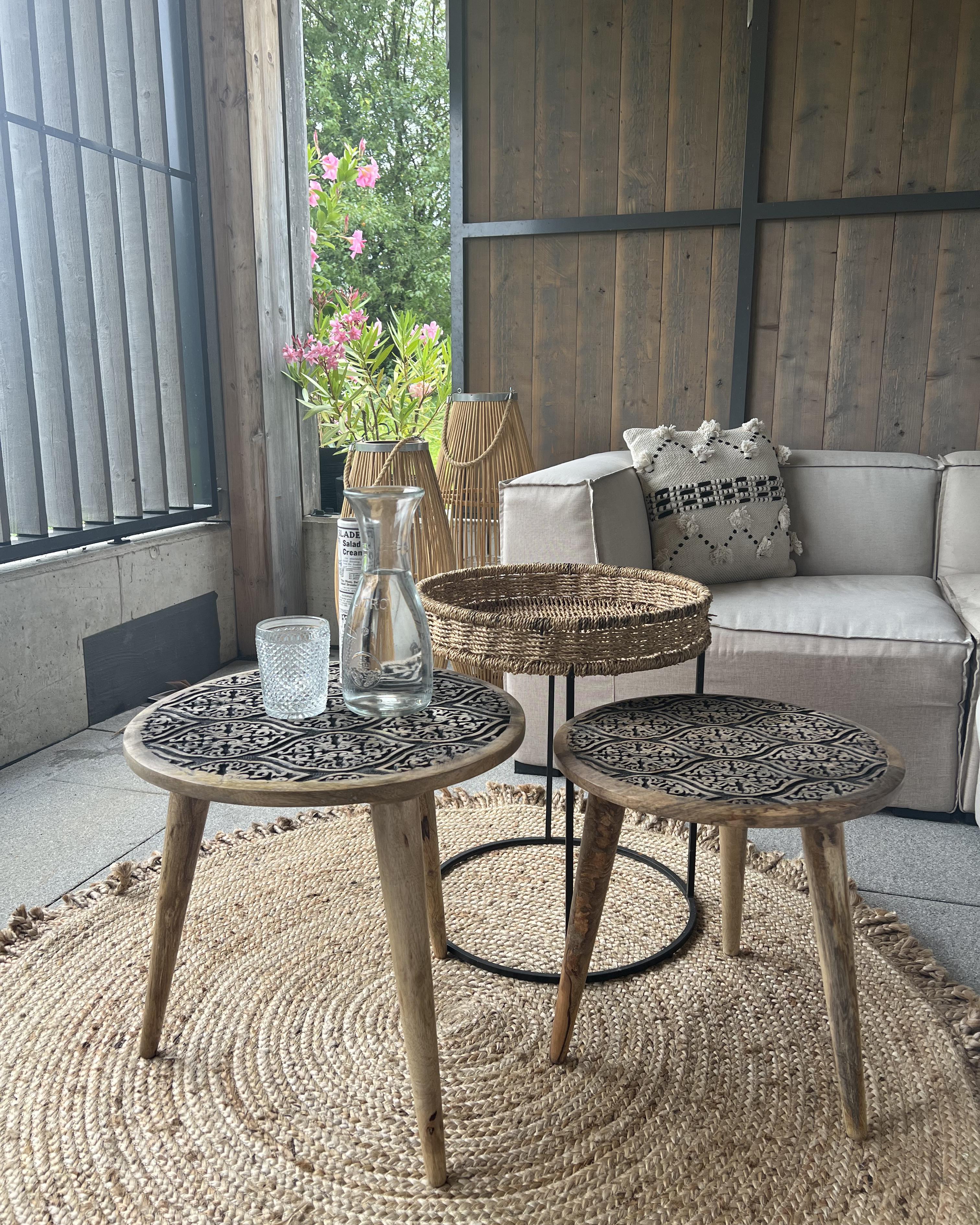 Set van 2 bijzettafels SHARMA Mangohout Bruin/zwart