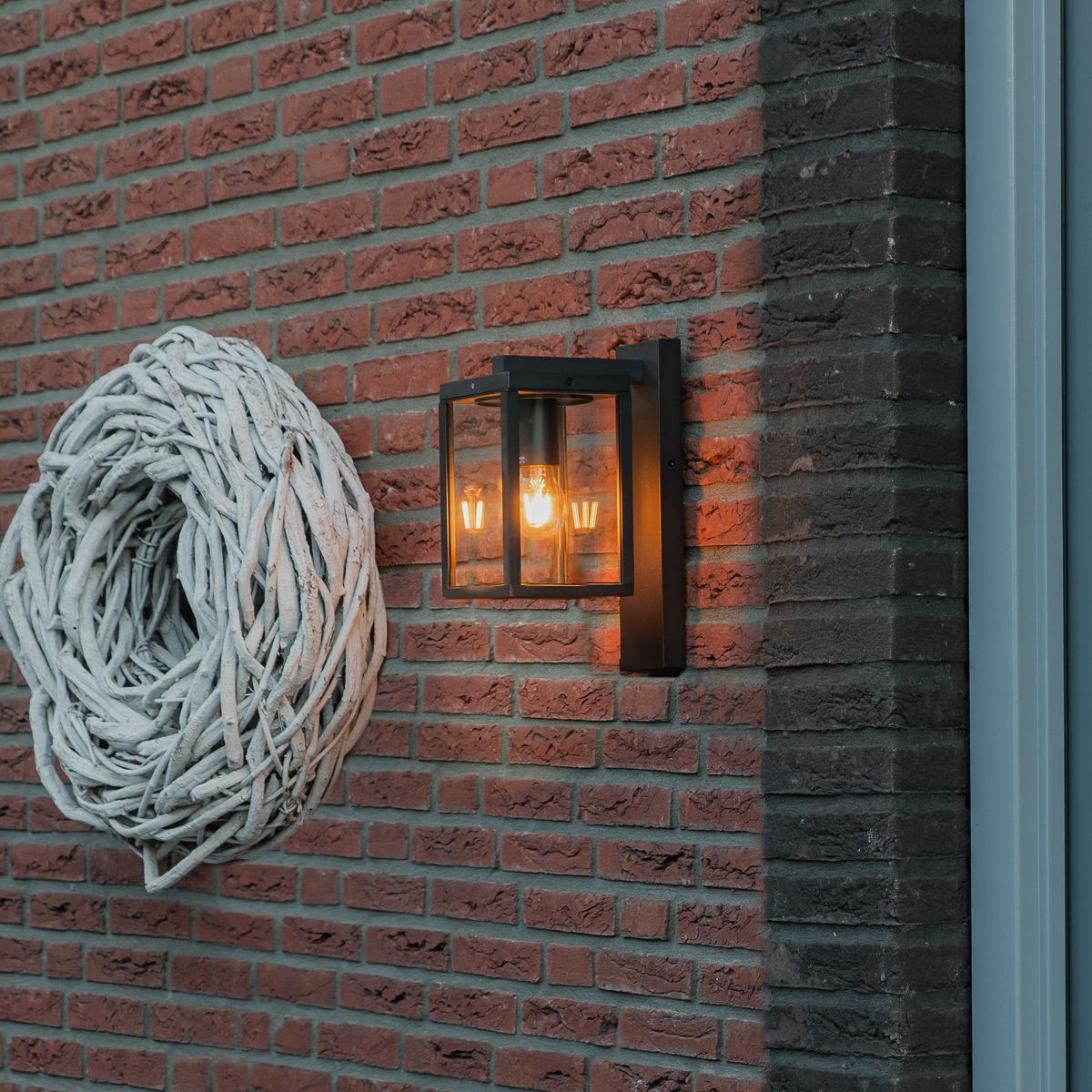 Industriële buiten wandlantaarn zwart IP44 - Charlois