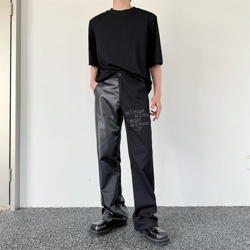 Freehop - Wijde broek met middelhoge taille, imitatieleren paneel en geborduurde letters