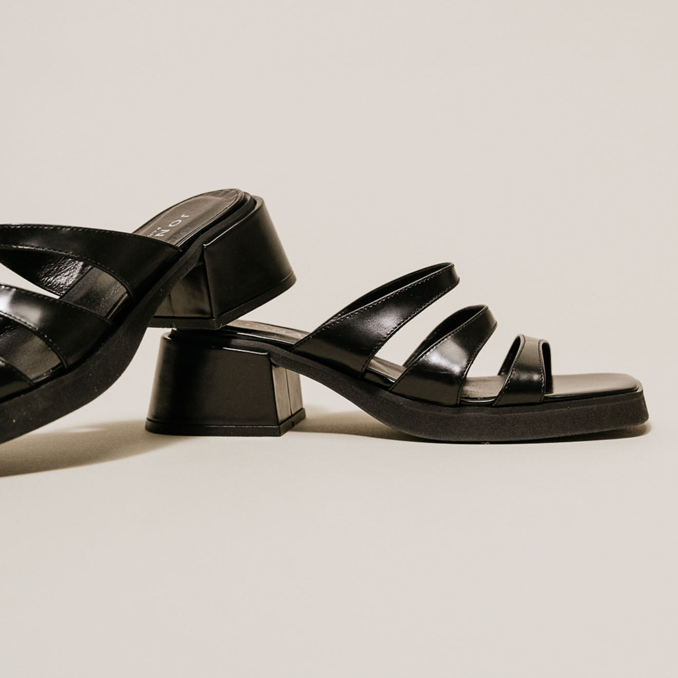Jonak Mules en Cuir Amira noires - Talon 4 cm