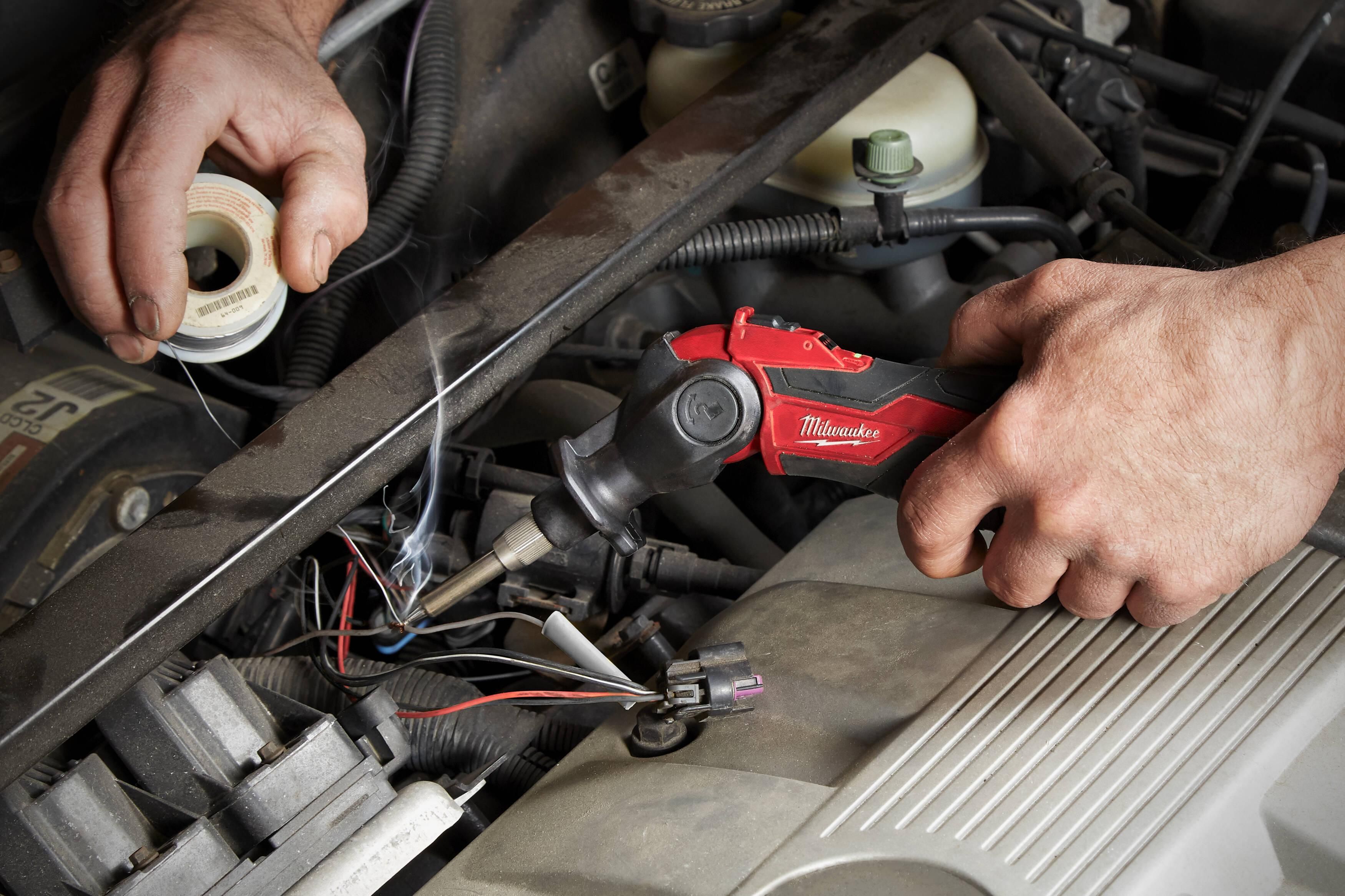 Milwaukee M12 SI-201C Accu Subcompacte Soldeerbout 12V 2.0Ah Li-Ion M12™ in koffer - 4933459761