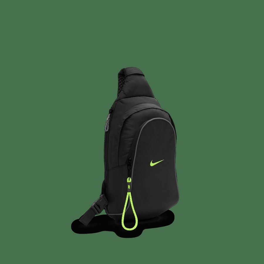 Nike Sportswear Essentials