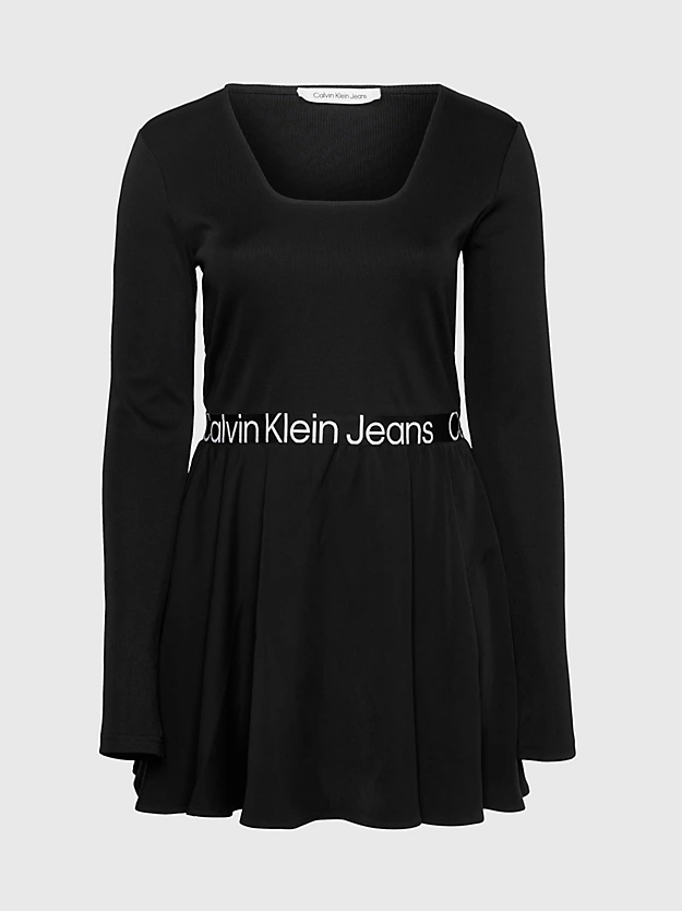 Vestido curto plus size com fita de logo