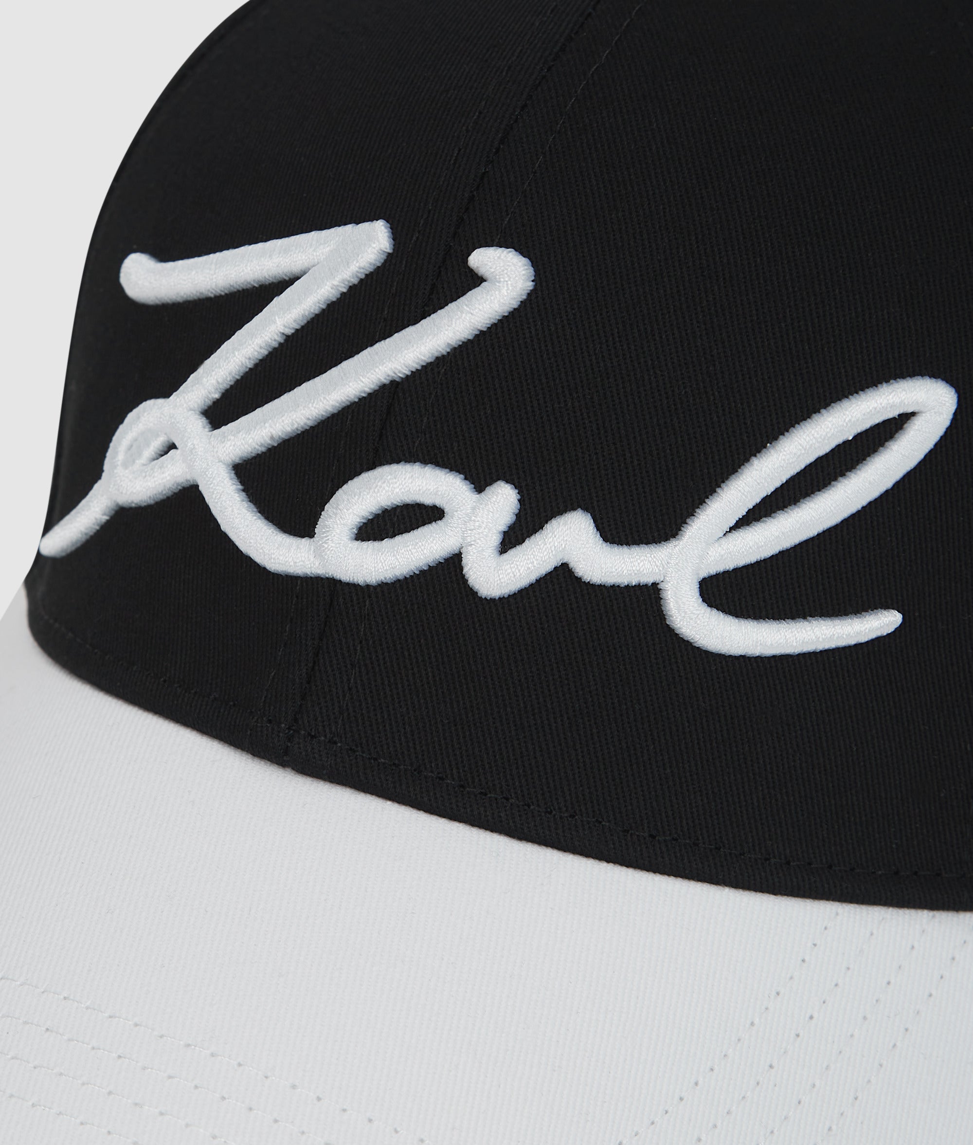 K/Signature pet met contrasterende klep
