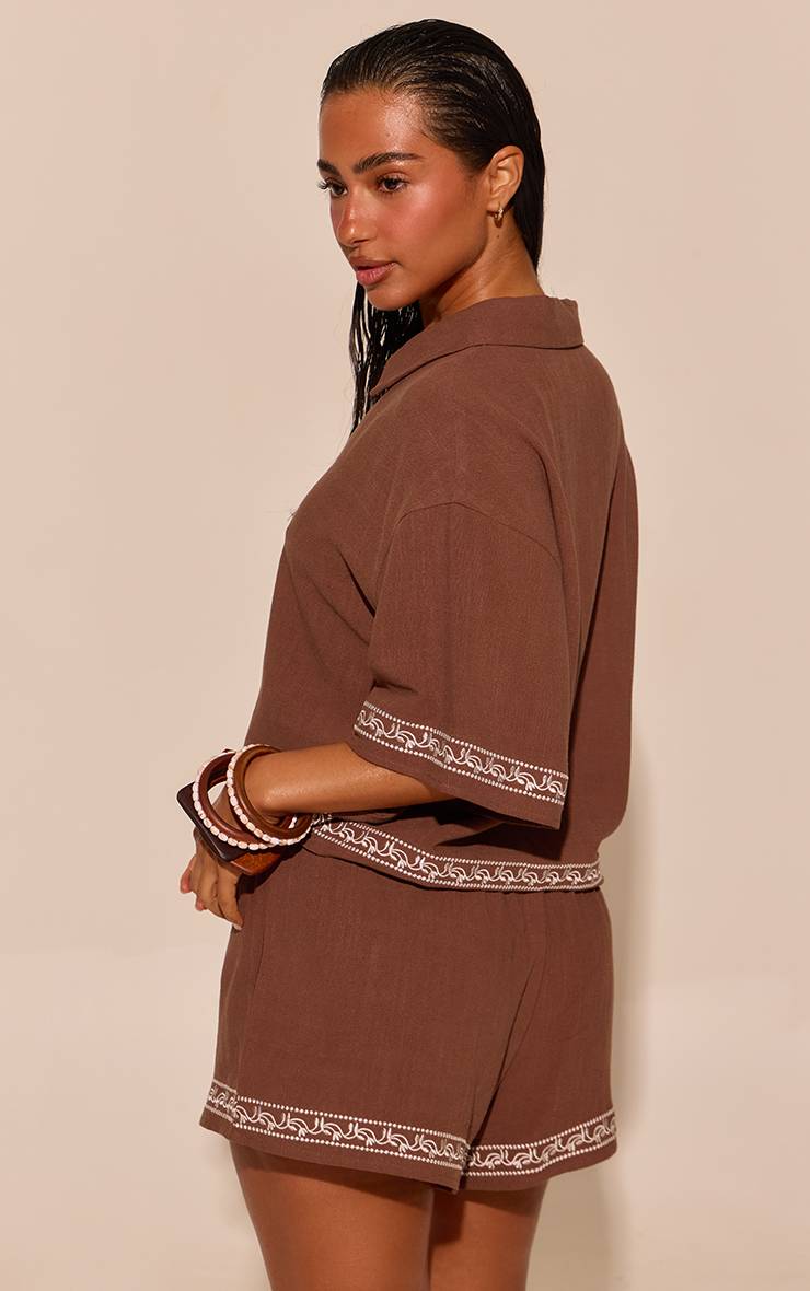 Chocolat Short De Plage À Cordon En Aspect Lin Avec Finition Géométrique