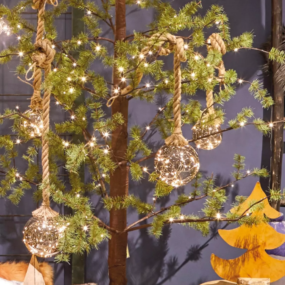 Suspension lumineuse à piles 30 LED (D14 cm) Boule de Noël ambrée Blanc chaud