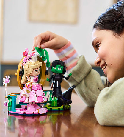 LEGO® Wicked - Elphaba & Glinda 75682 - 558 Teile