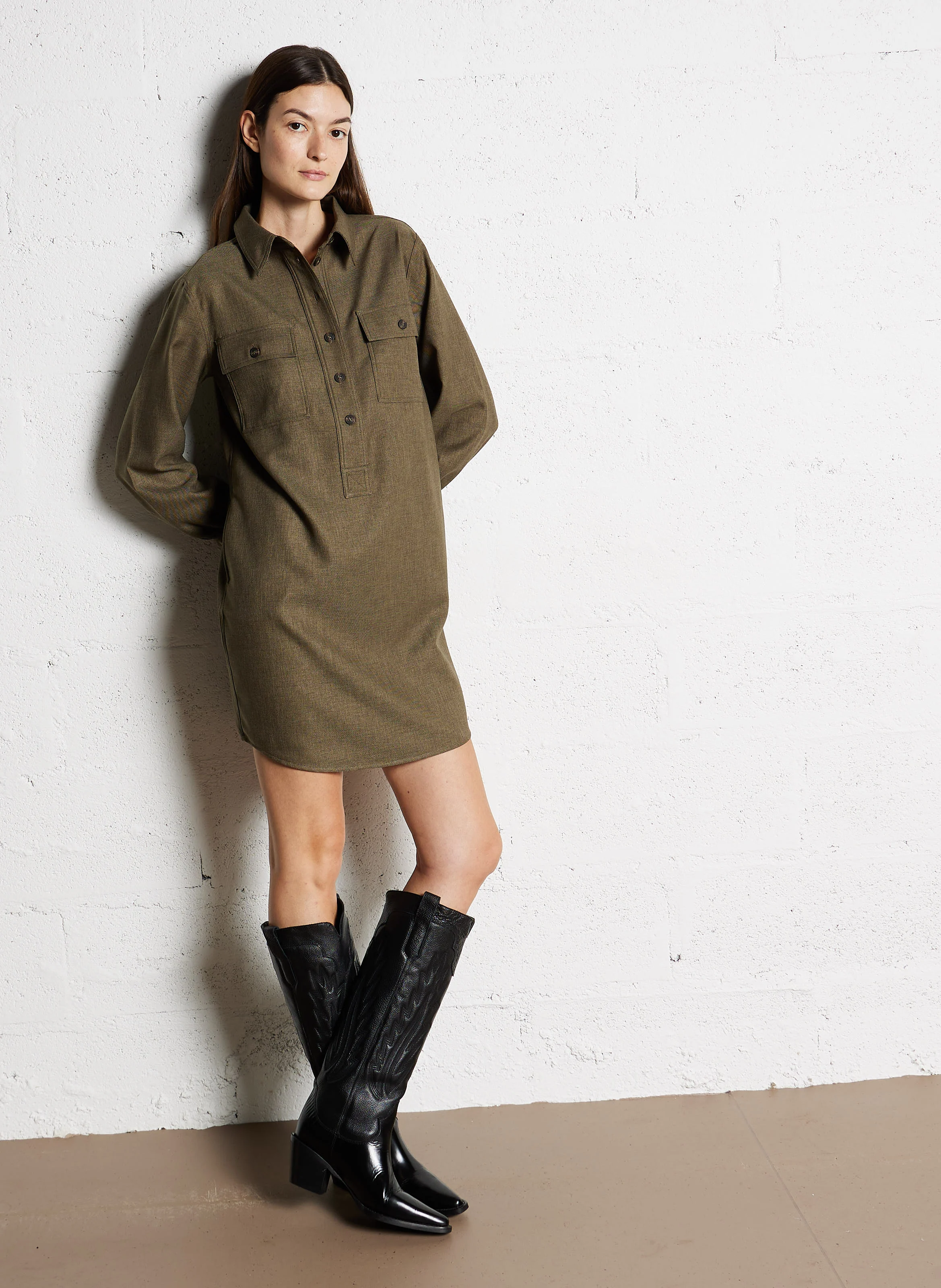 MARLINE - Robe courte droite à col classique | Vert