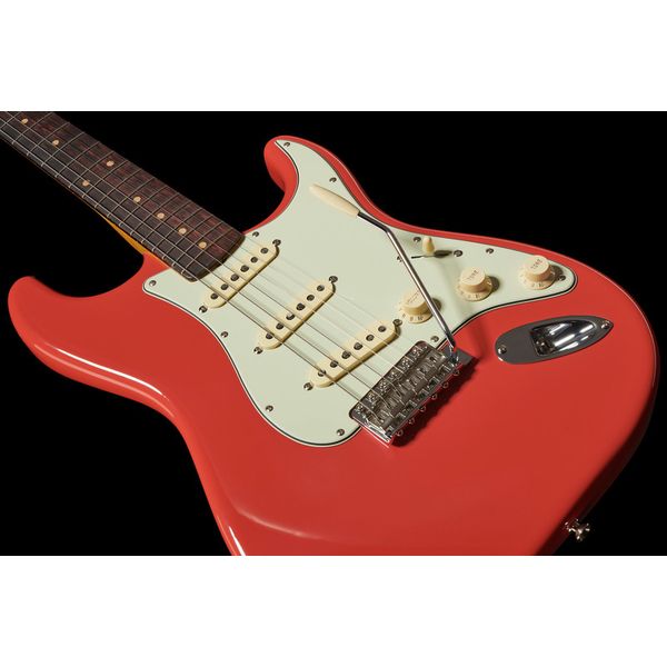 Fender AV II 61 STRAT RW FRD