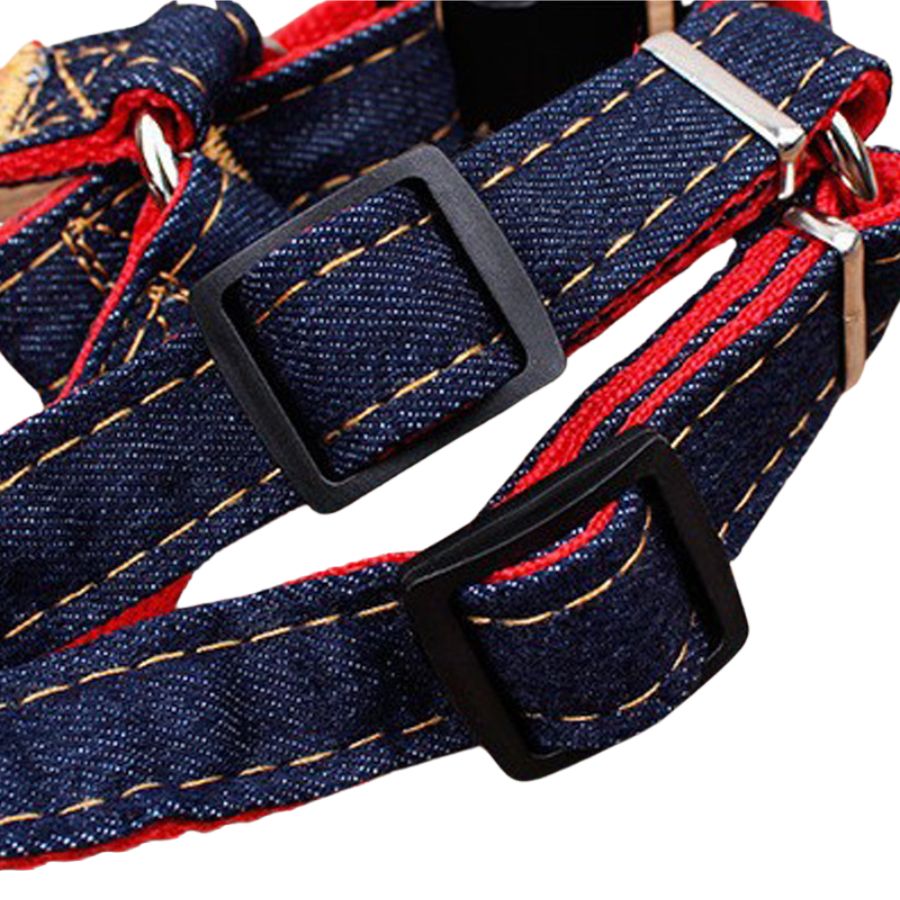 Coleira e guia para animais de estimação em tecido jeans.