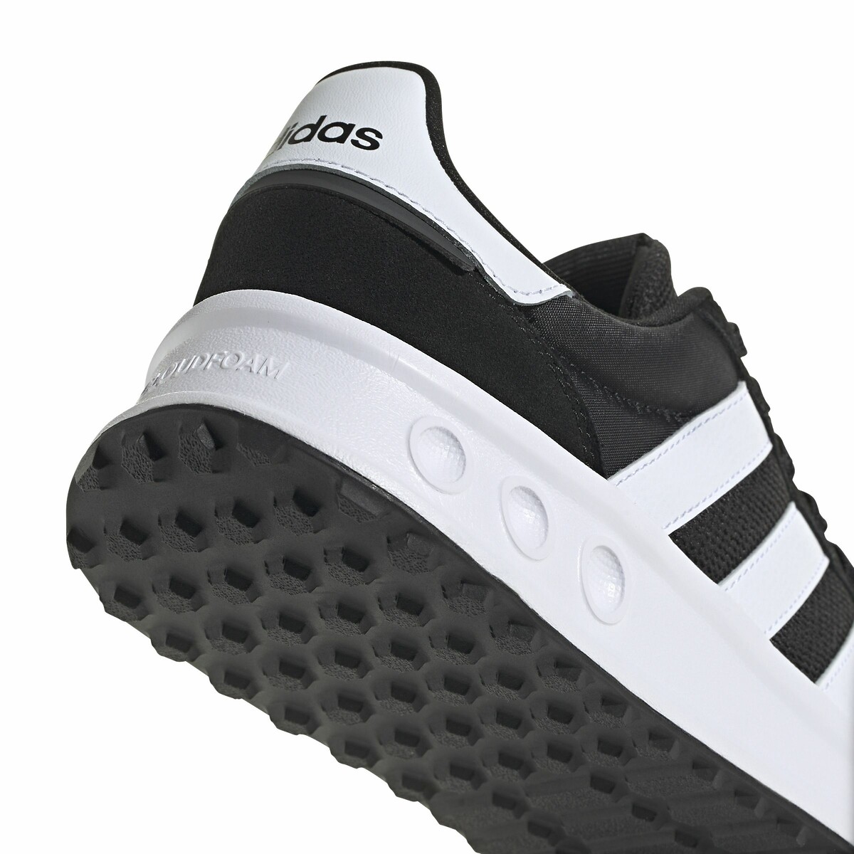 ADIDAS ROUPAS ESPORTIVAS<br>Tênis Run 84