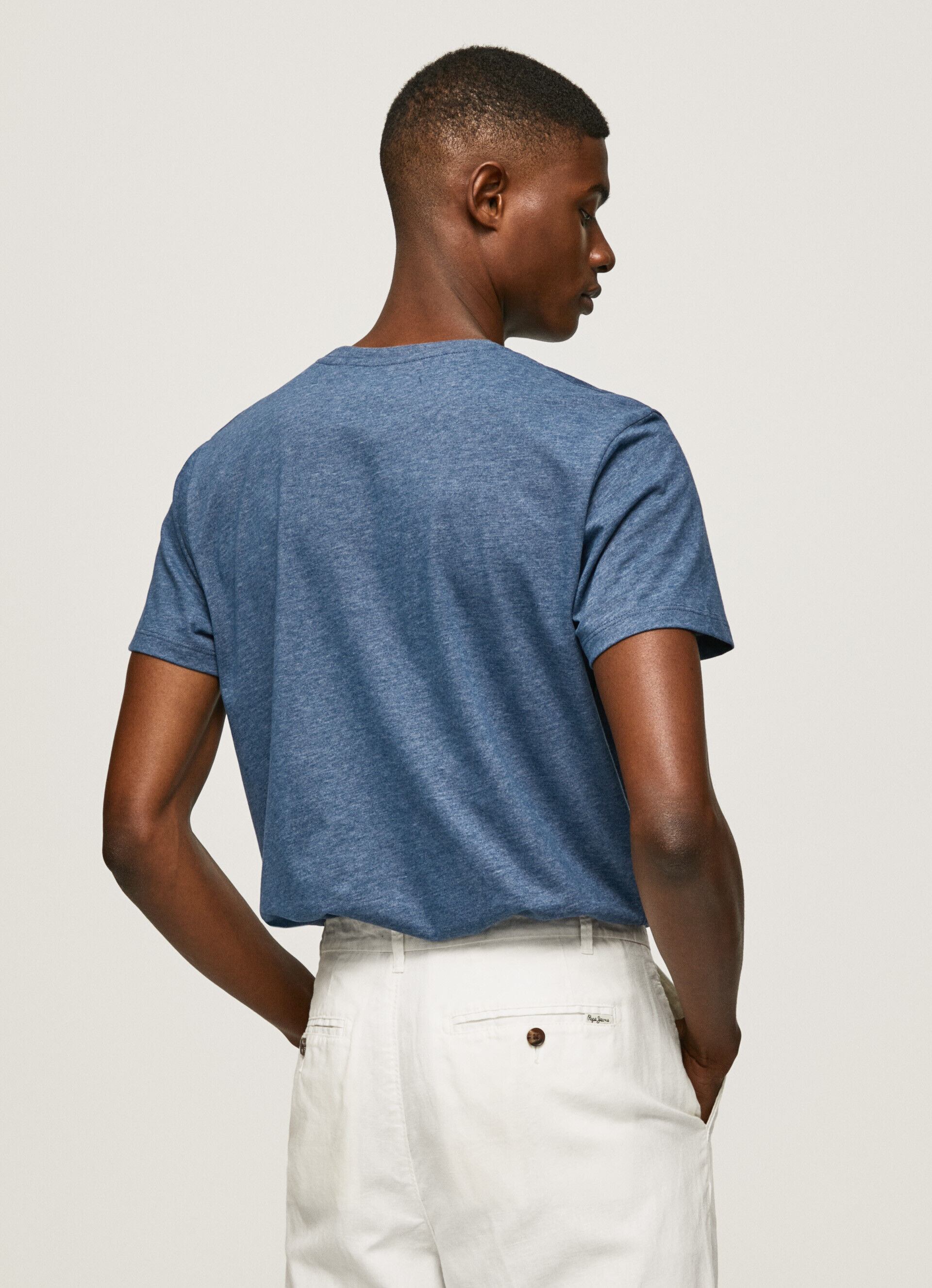 CAMISETA COM LOGOTIPO BORDADO - jarman azul