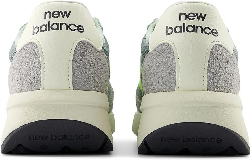 New Balance Stijlvolle Sneakers voor een Actieve Levensstijl